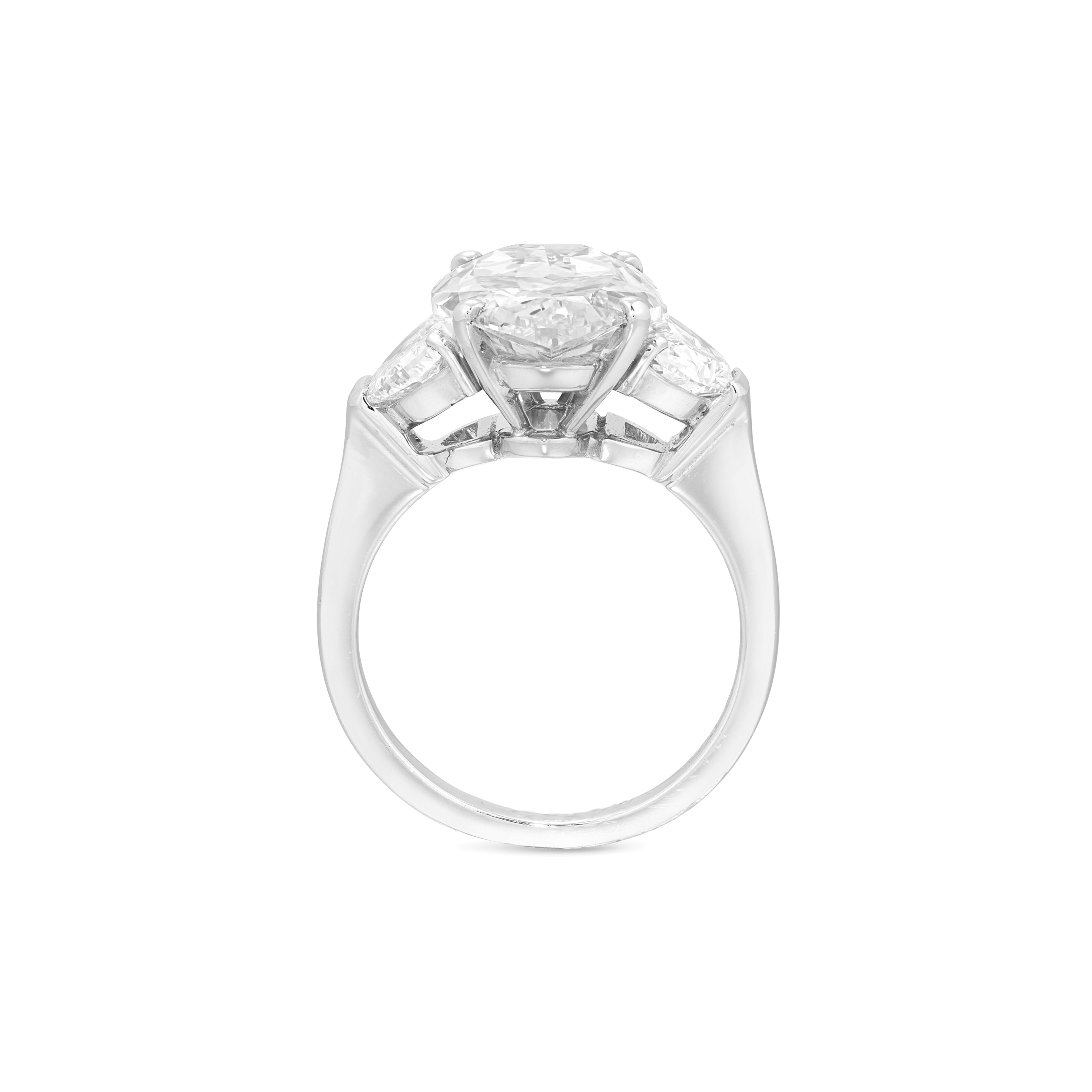 GIA zertifizierter 5,02 Karat F VS1 Ovaler Diamantring im Zustand „Neu“ im Angebot in Chicago, IL