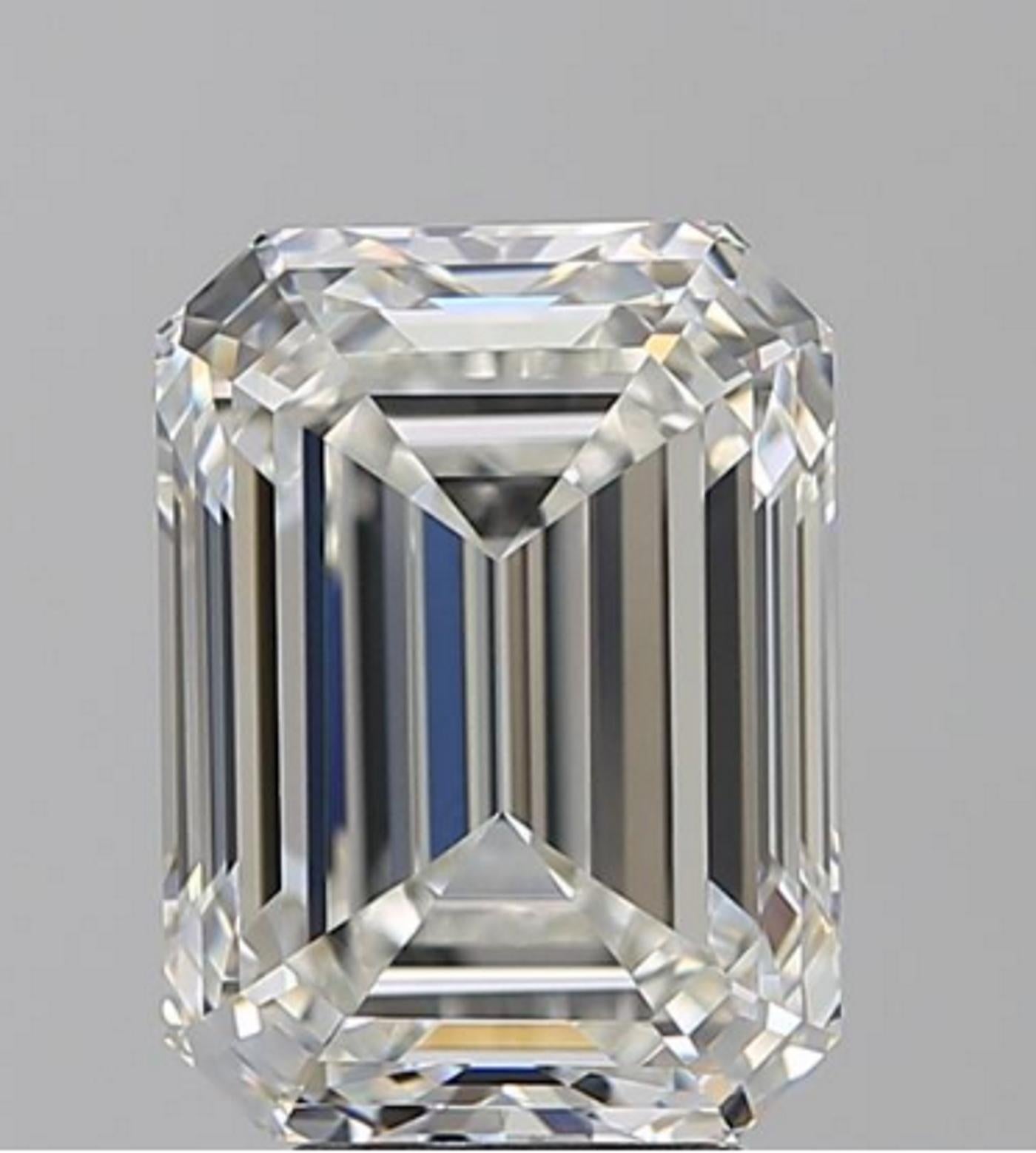 i color emerald cut diamond