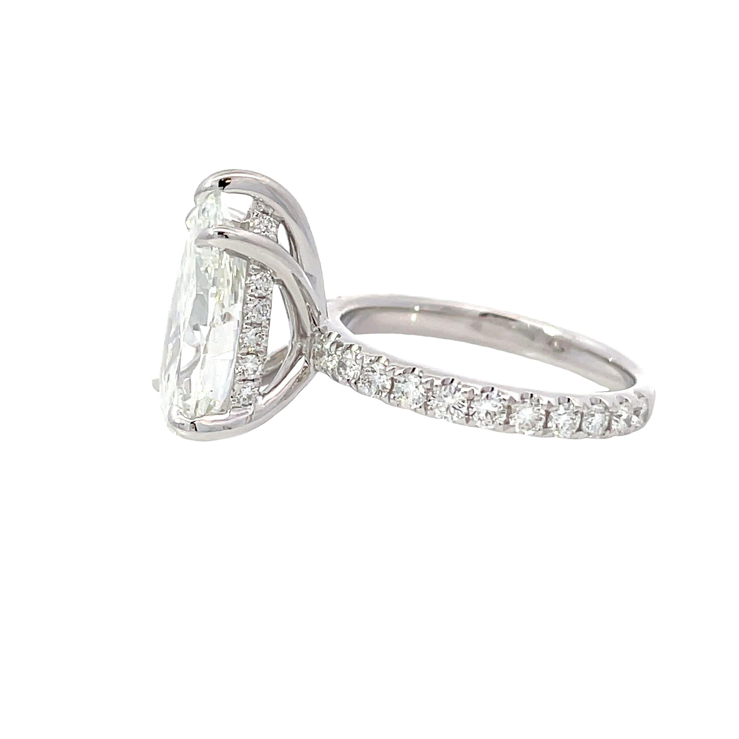 Gia certified 5.03ct H-VS1 white Diamond Bridal ring In New Condition For Sale In New York, NY