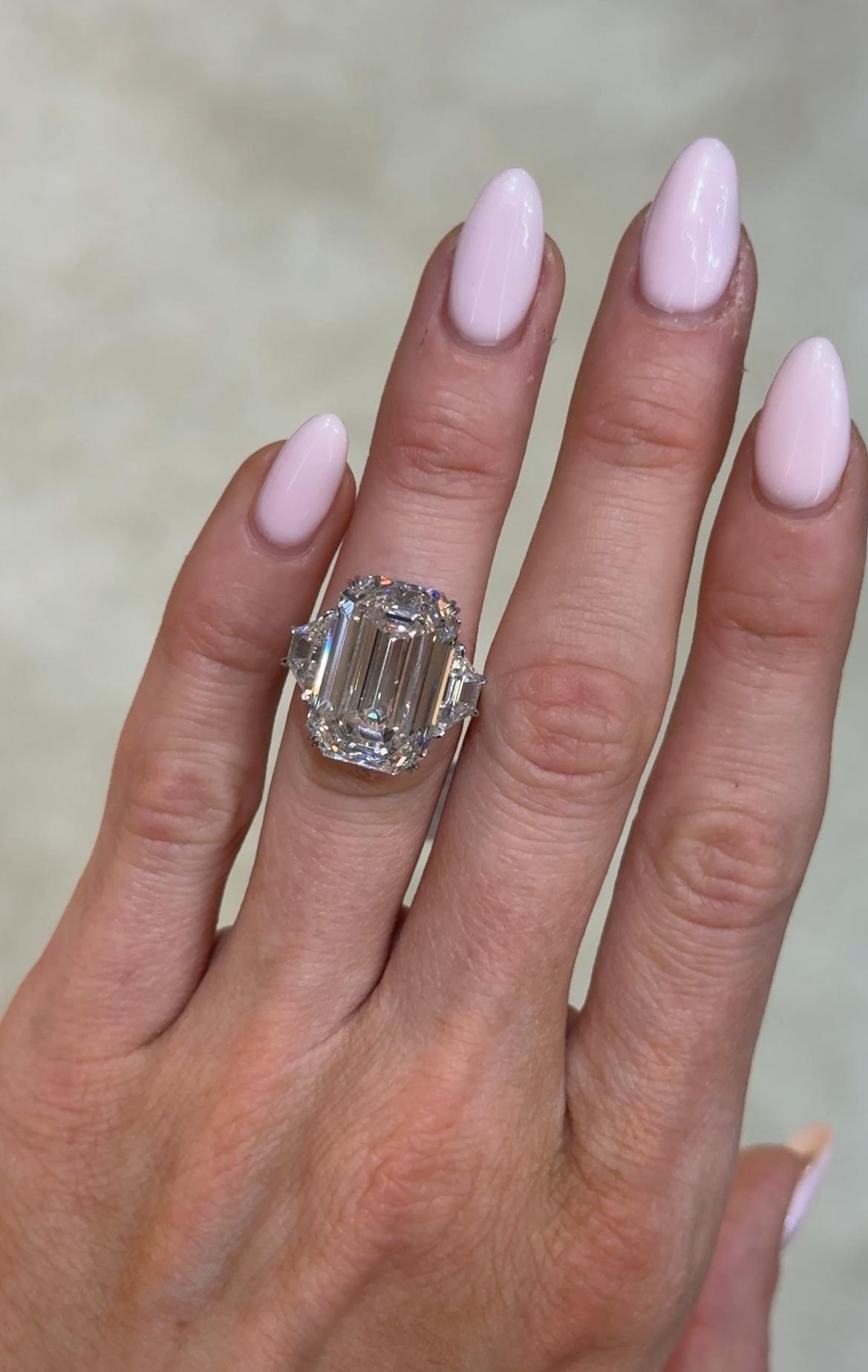 GIA zertifiziert 5,04 Karat Smaragdschliff Verlobungsring D Internally Flawless Damen im Angebot