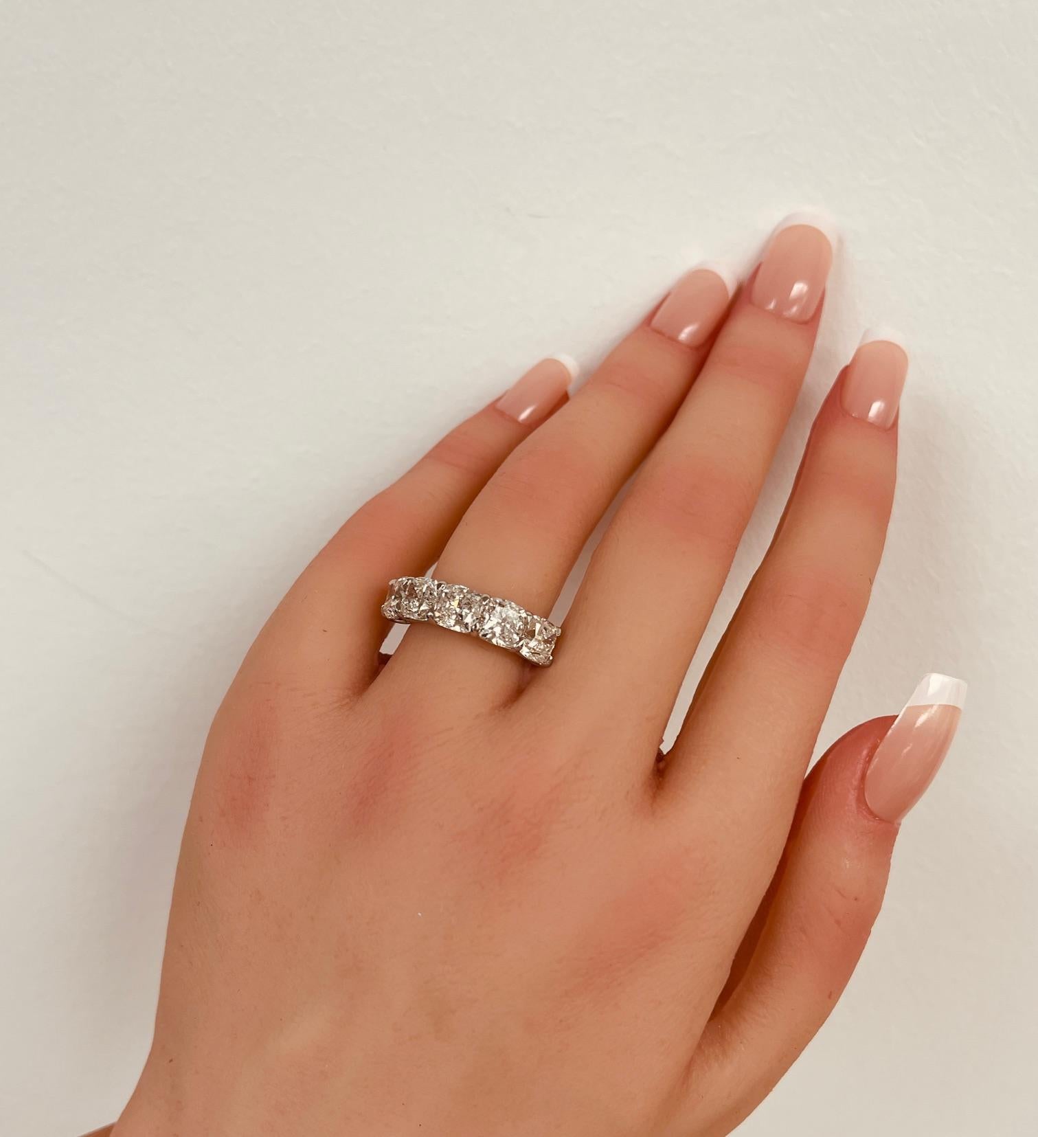 5,04 Ctw. GIA zertifiziert  Halb-Eternity-Ring aus Platin mit Diamanten im Kissenschliff im Angebot 5