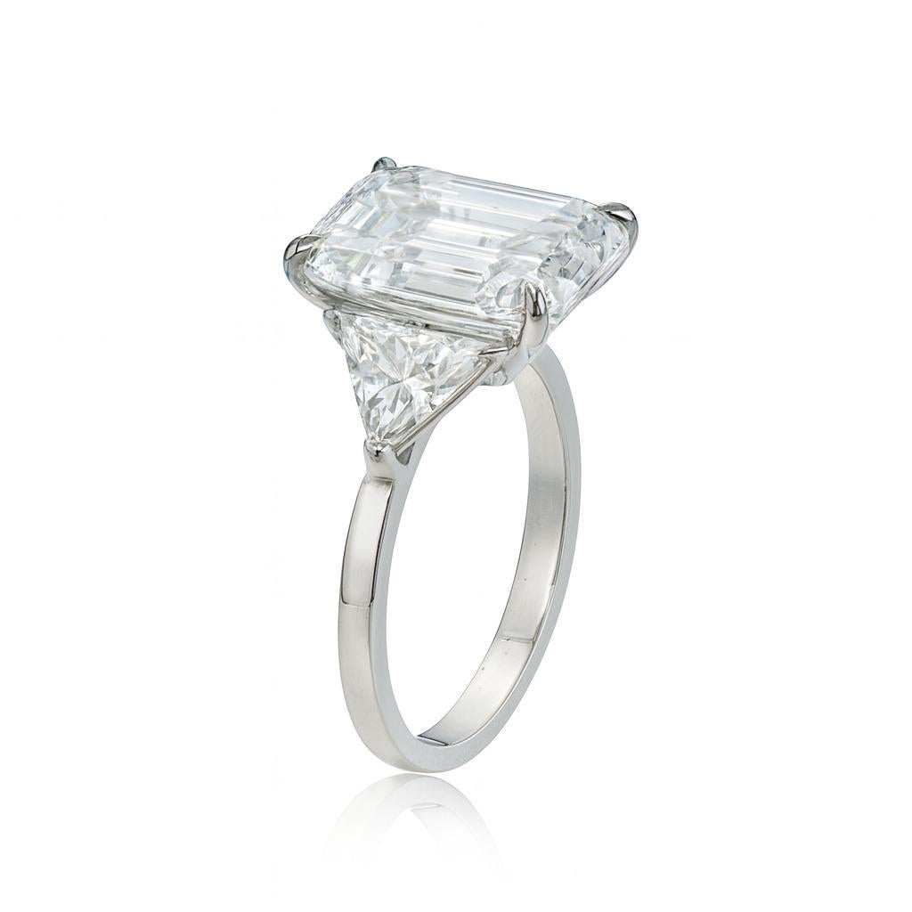 GIA-zertifizierter 5.05 Karat lupenreiner Diamantring im Smaragdschliff (Zeitgenössisch) im Angebot