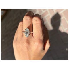 Anello di fidanzamento con diamante marquise certificato GIA da 5.05 carati