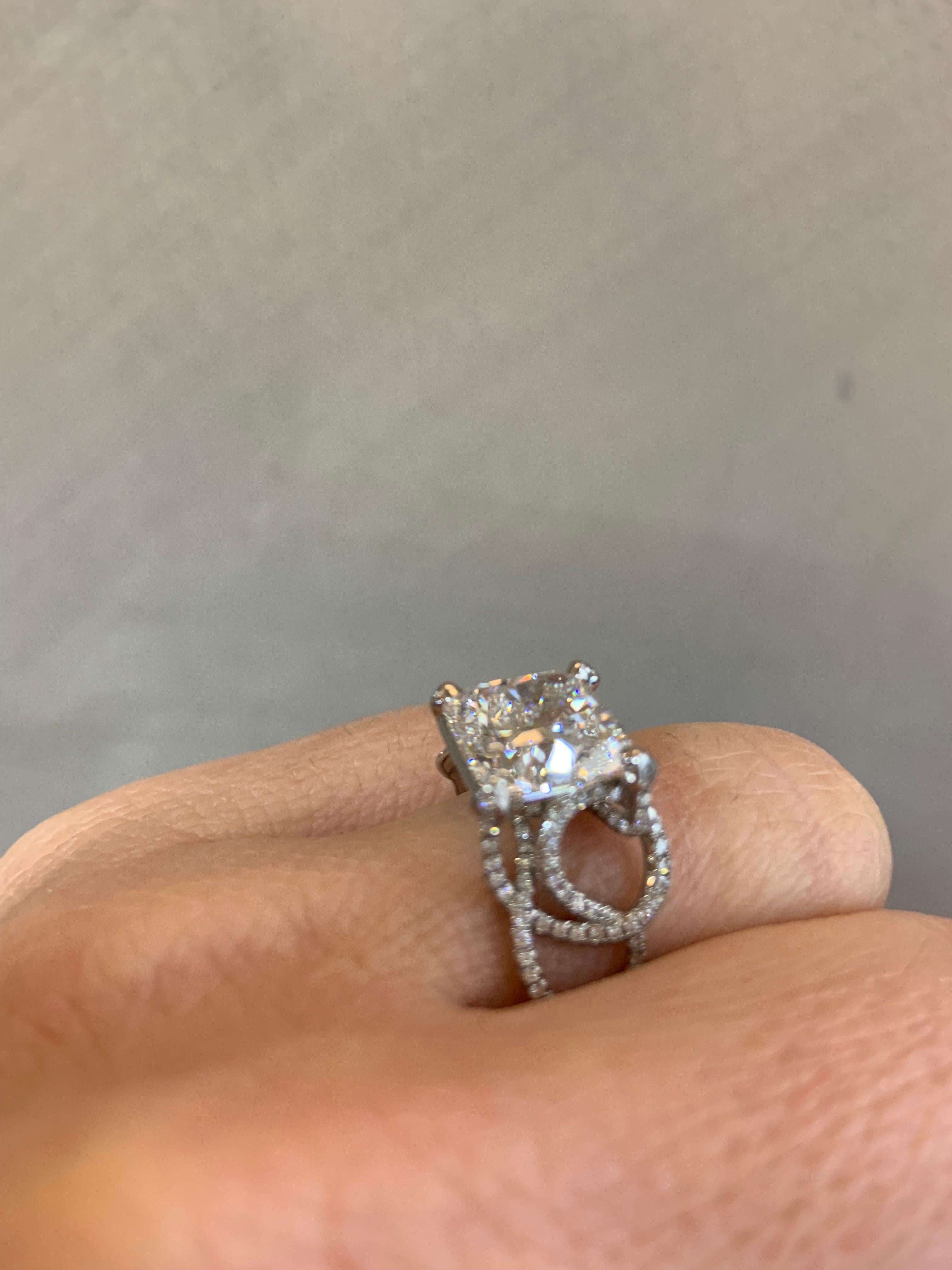 GIA Certified 5.06 Carat F/VS1 Diamond Cushion Cut Engagement Ring In New Condition For Sale In Salzburg, AT