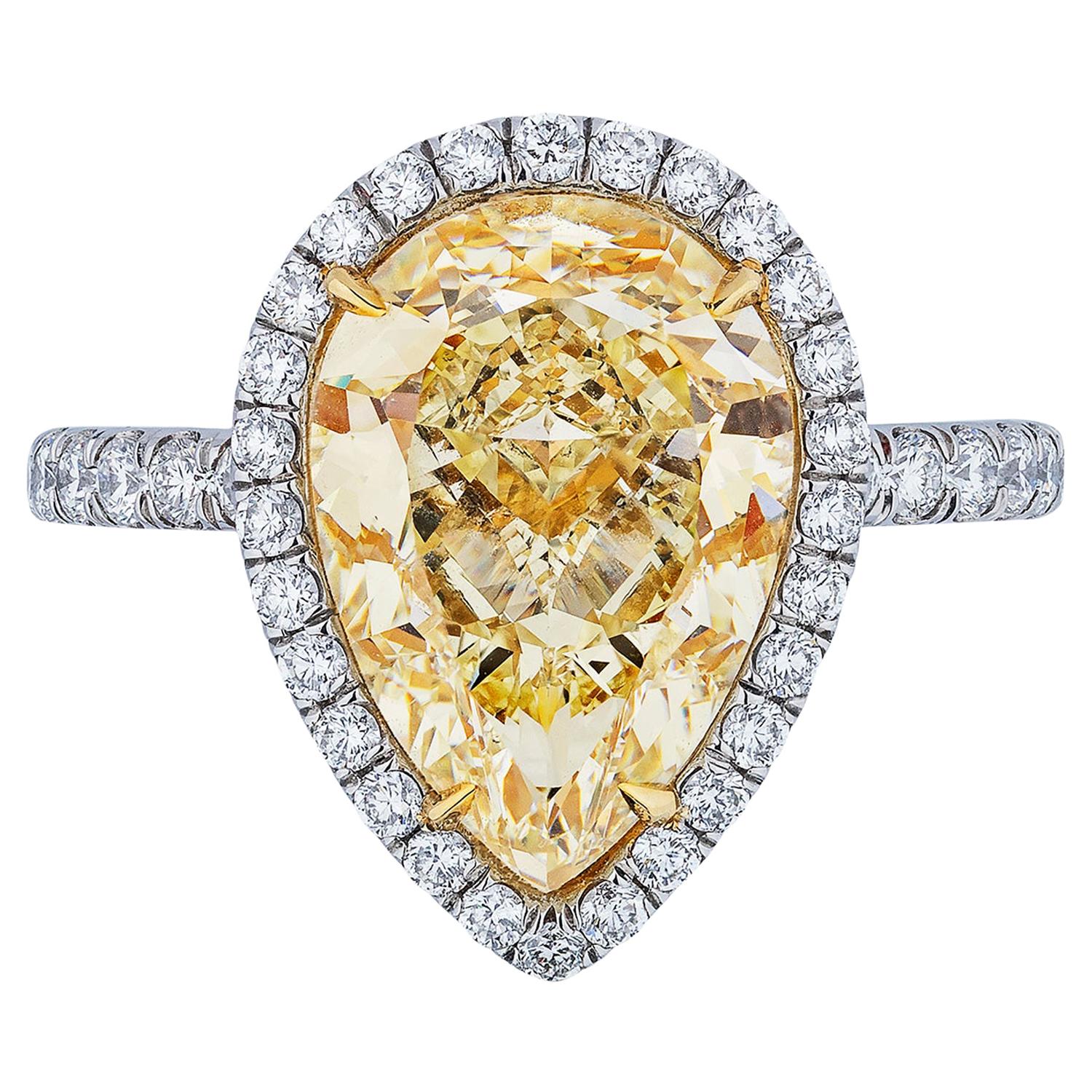 GIA-zertifizierter 5,06 Karat gelber birnenförmiger Diamant