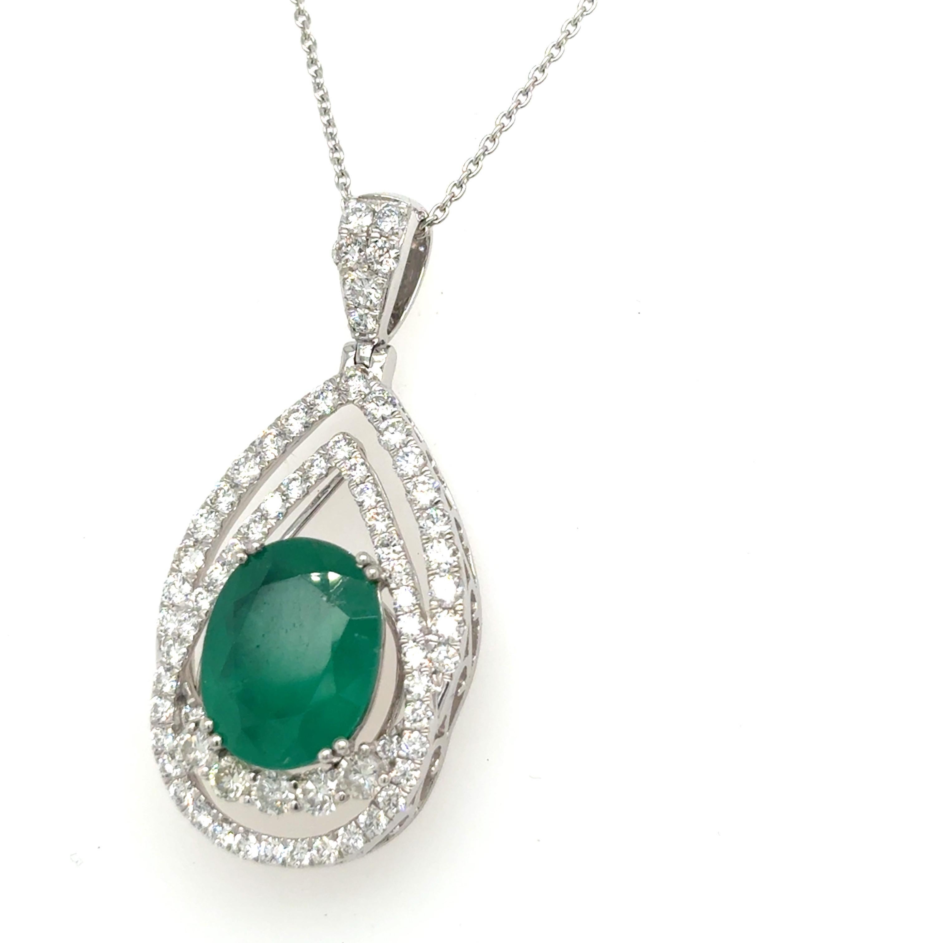 Collana con diamante smeraldo taglio ovale certificata GIA da 5,07 carati in vendita 4