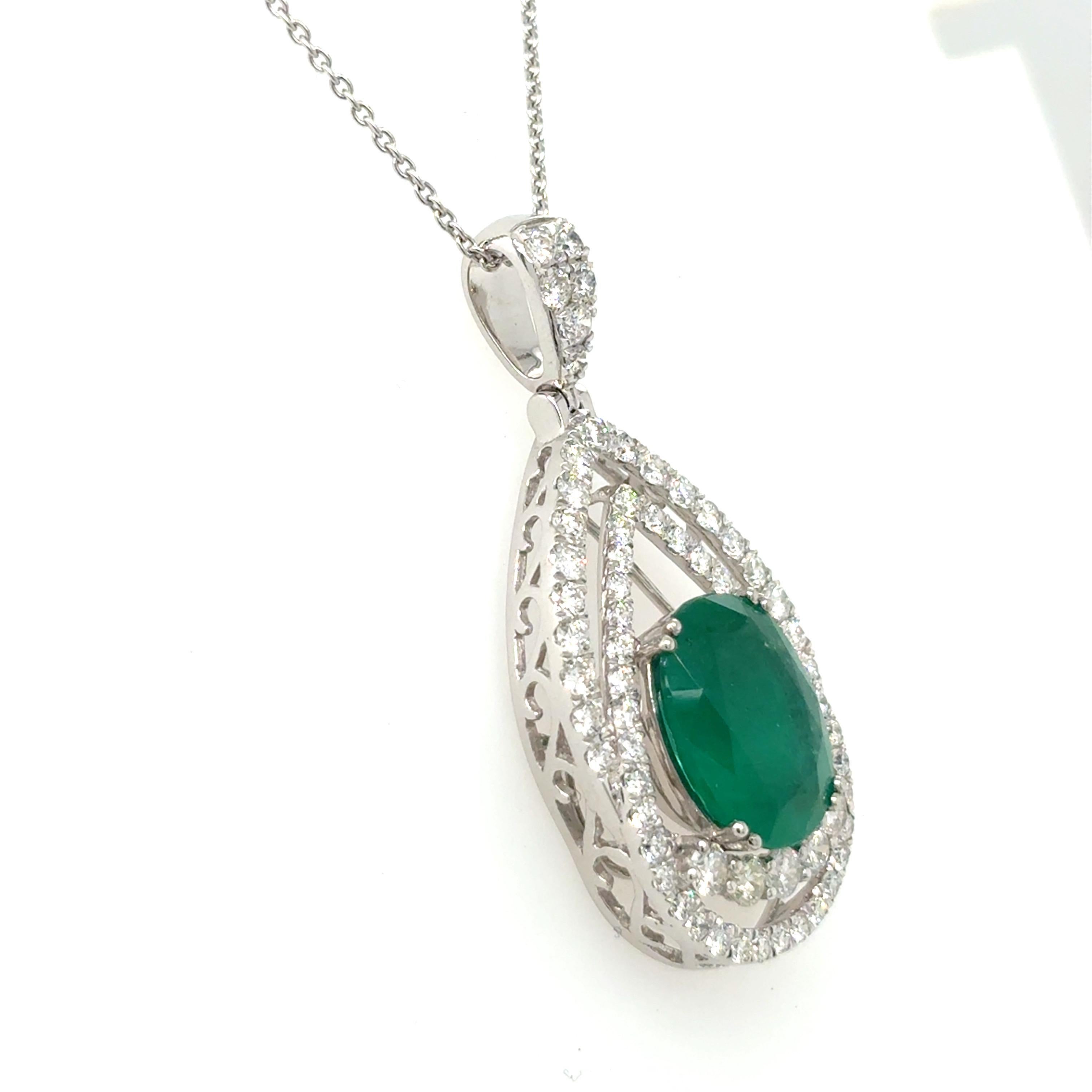 Artigiano Collana con diamante smeraldo taglio ovale certificata GIA da 5,07 carati in vendita