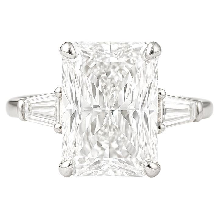 Anillo de compromiso de platino con diamante de talla radiante certificado por GIA de 5.07 quilates