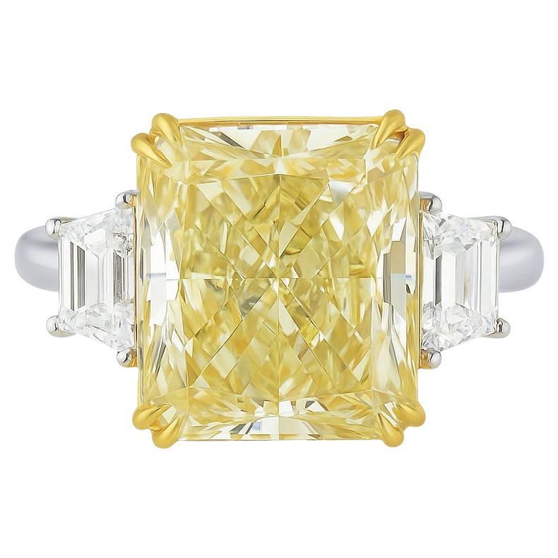 Certifié GIA 5.07 Carat Radiant Cut Fancy  Bague en diamant jaune