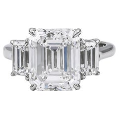 Anello con diamante quadrato taglio smeraldo certificato GIA 5,07