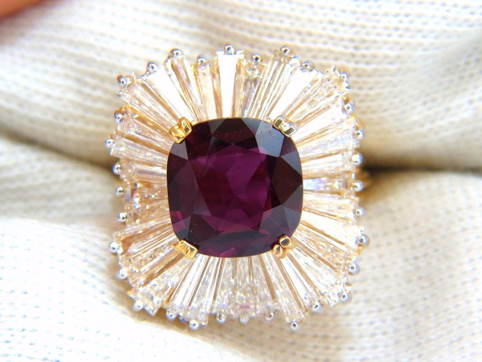 GIA Certified 5.08 Carat Natural Ruby Diamonds Ring 18 Karat Ballerina Prime In New Condition For Sale In New York, NY