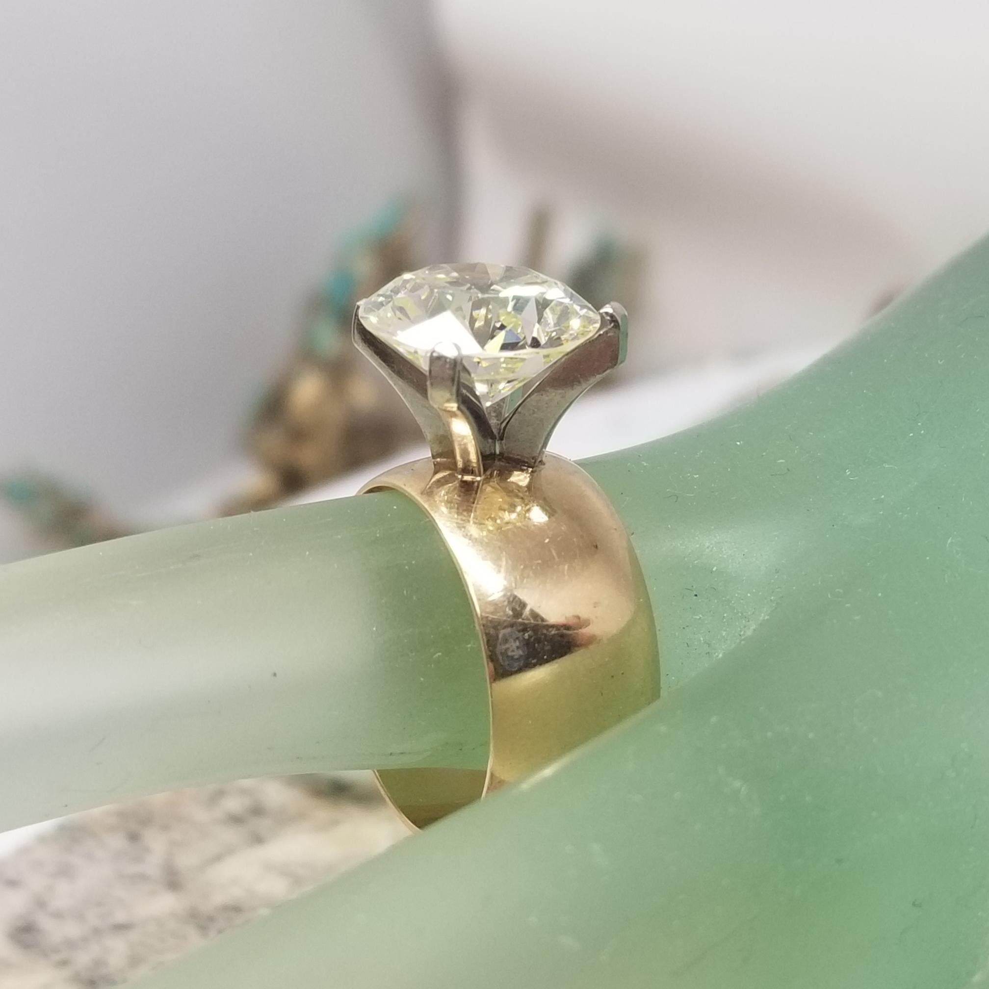 Set aus GIA-zertifiziertem 5,11 Karat Farbe S-T und Reinheit VVS1 aus 14k Gelbgold für Damen oder Herren