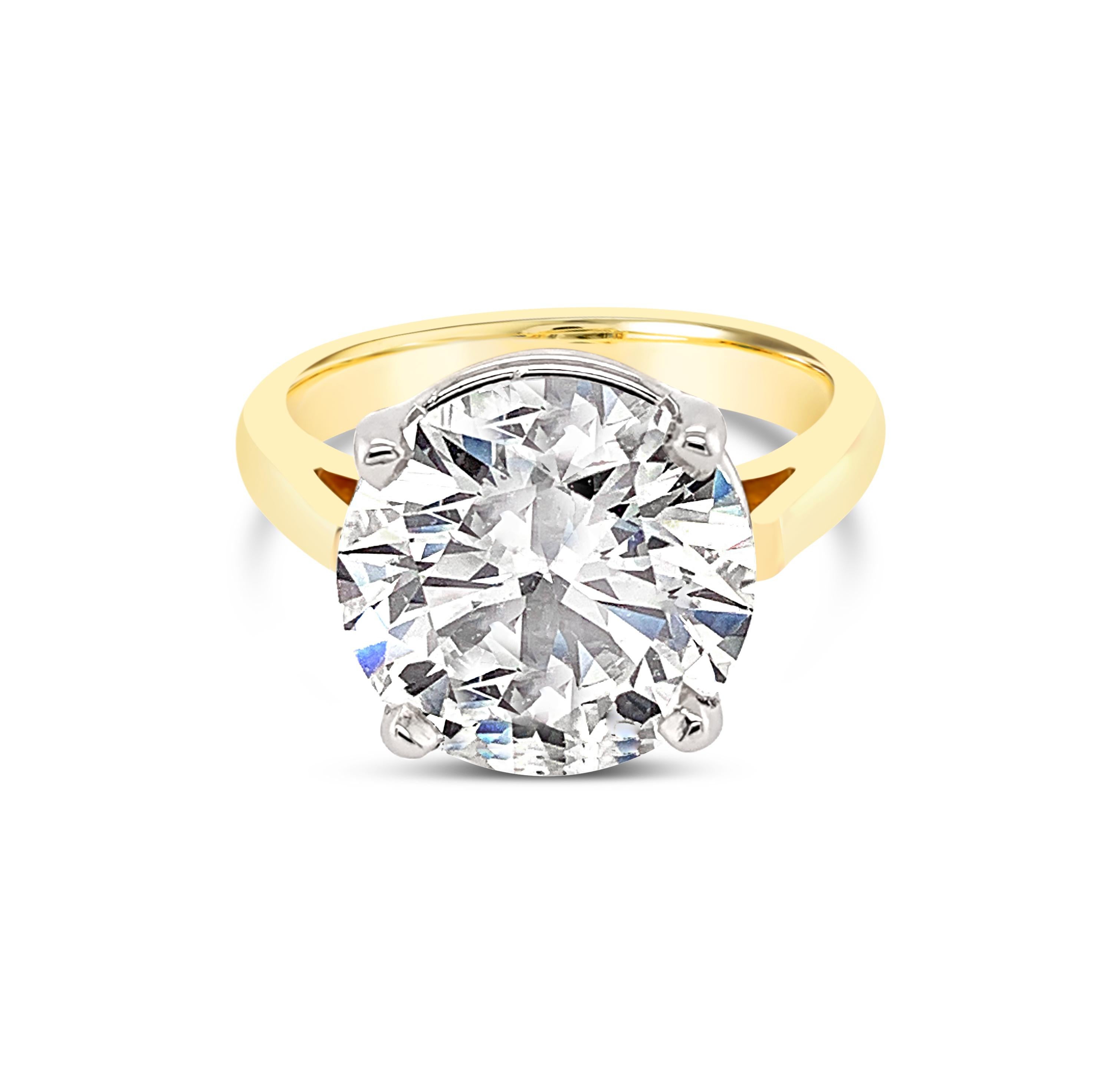 Women's GIA Certified 5.11 Carat Diamond Solitaire Ring For Sale