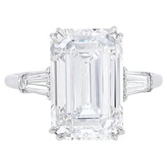 Anillo de diamantes talla esmeralda de 5.02 quilates con certificado GIA y baguette cónica