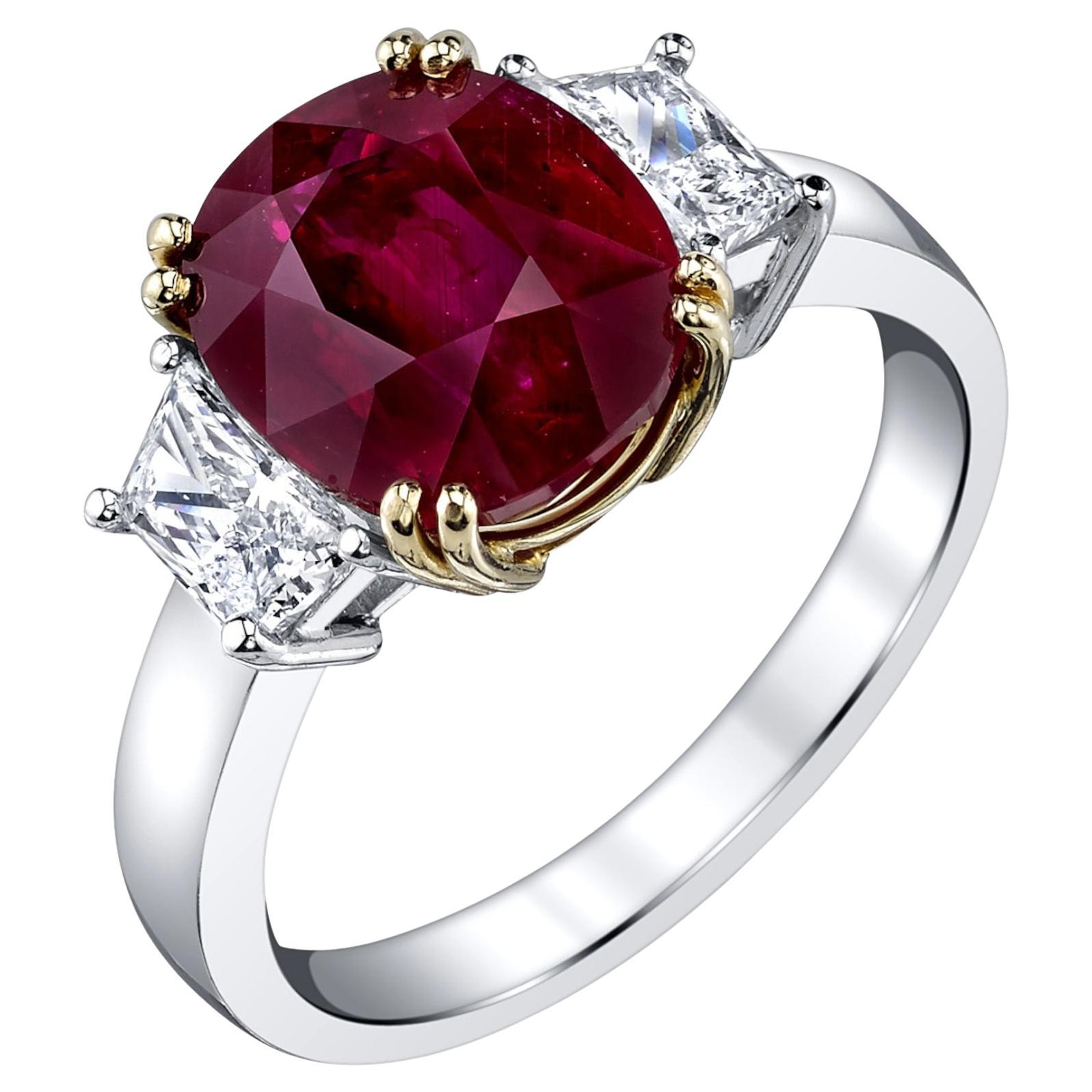 Anello di fidanzamento a tre pietre con rubino e diamante certificato GIA da 5,12 carati in oro 18 carati