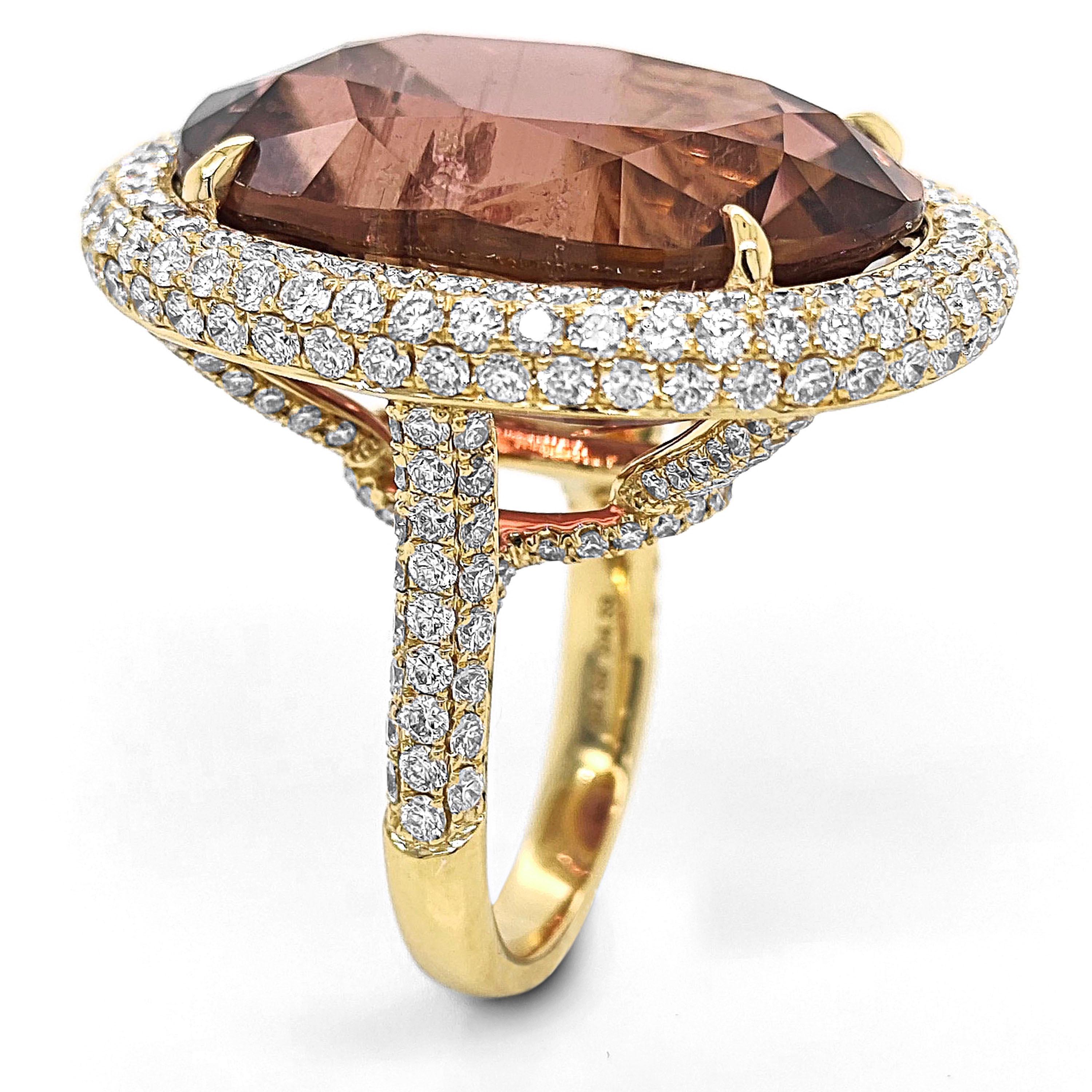 GIA-zertifizierter Ring aus Gelbgold mit 51,15 Karat Turmalin und weißen Diamanten im Zustand „Neu“ im Angebot in New York, NY