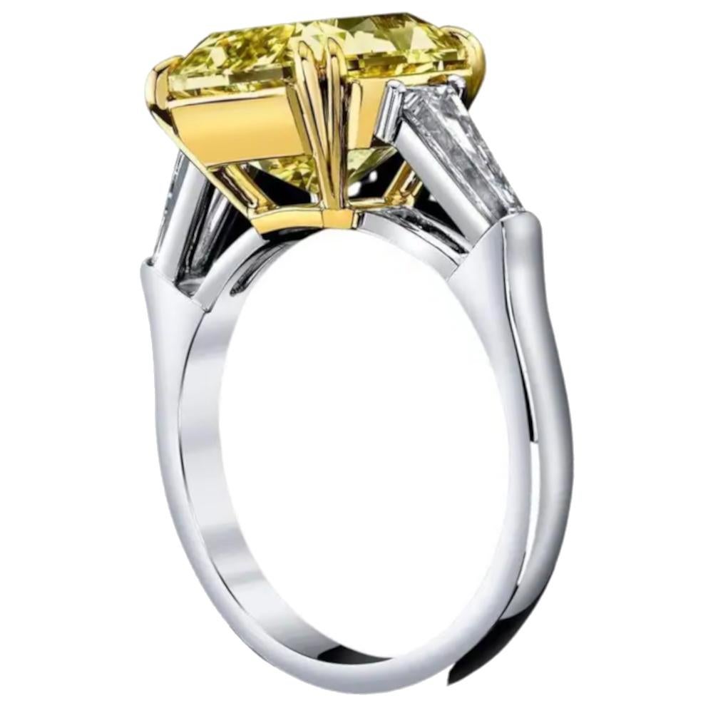 GIA Certified 5.05 Carat Fancy Yellow Radiant Cut Diamond Ring VVS2 Clarity In Excellent Condition For Sale In Rome, IT