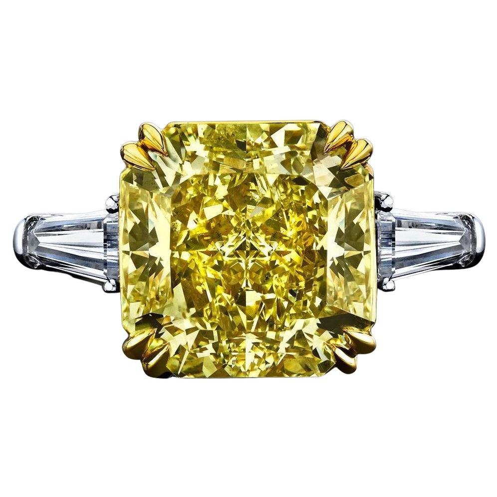GIA Certified 5.05 Carat Fancy Yellow Radiant Cut Diamond Ring VVS2 Clarity For Sale