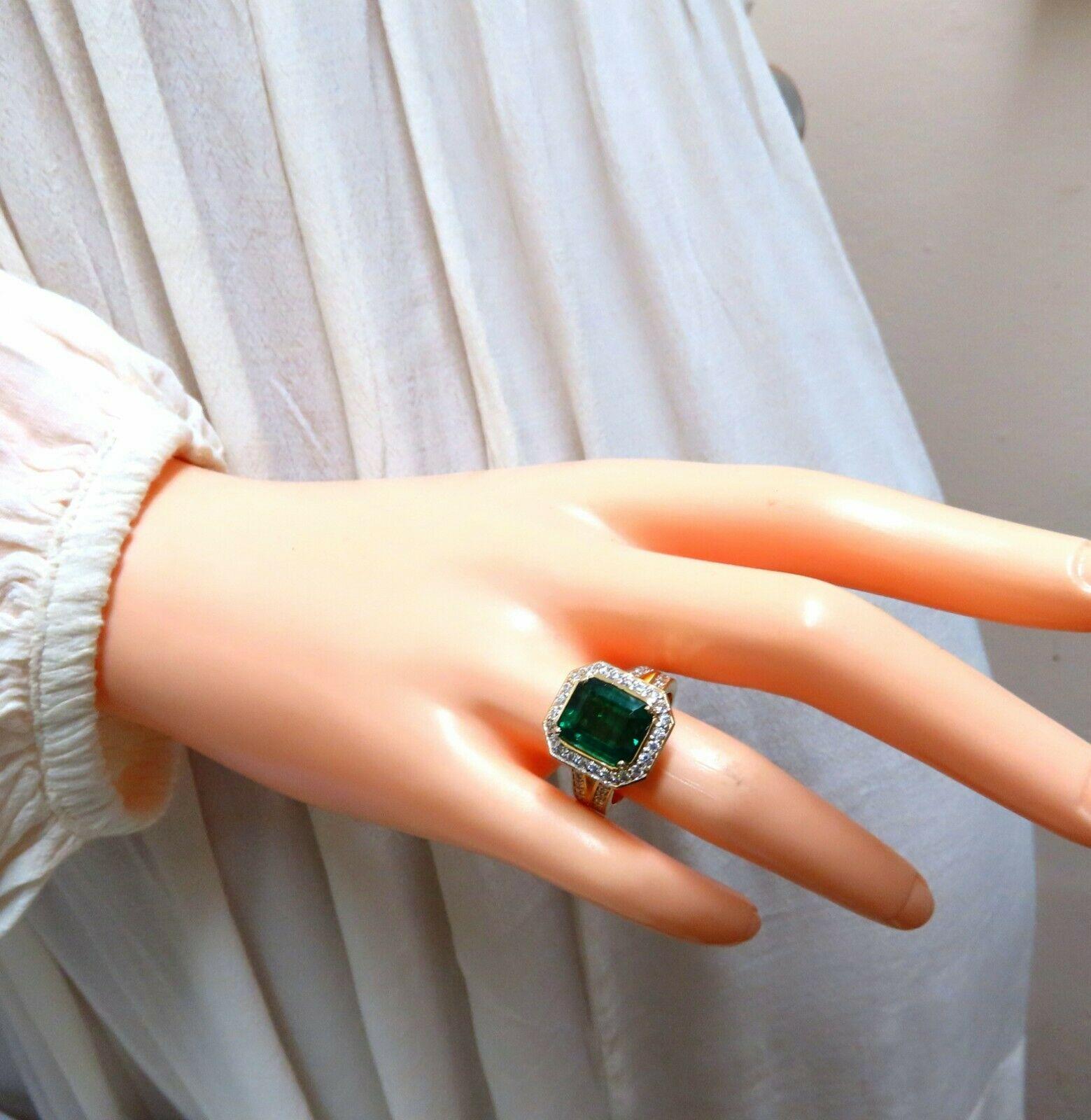 Emerald Cut GIA Certified 5.12 Carat Natural Green Emerald Diamonds Ring 14 Karat F1 For Sale