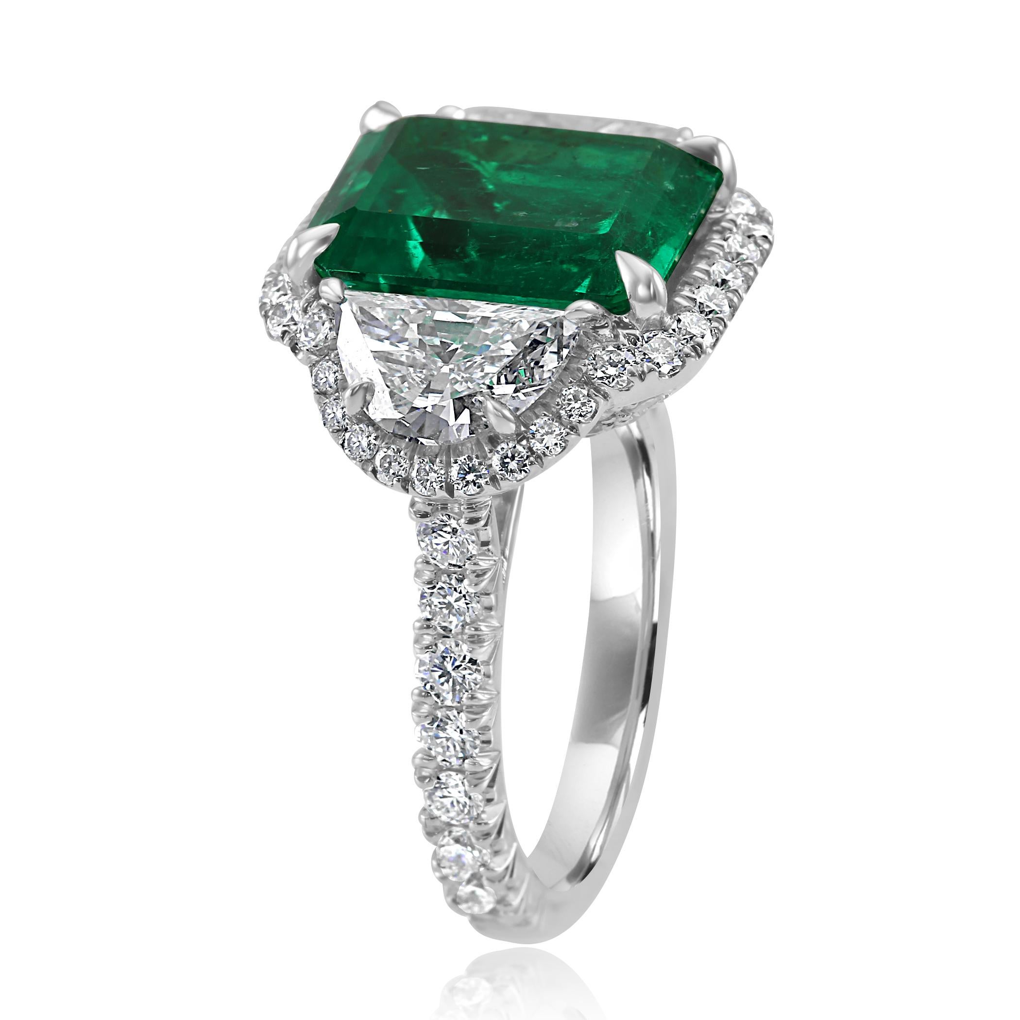 Women's or Men's GIA Certified 5.13 Carat No Enhancement Colombian Emerald Three-Stone Ring