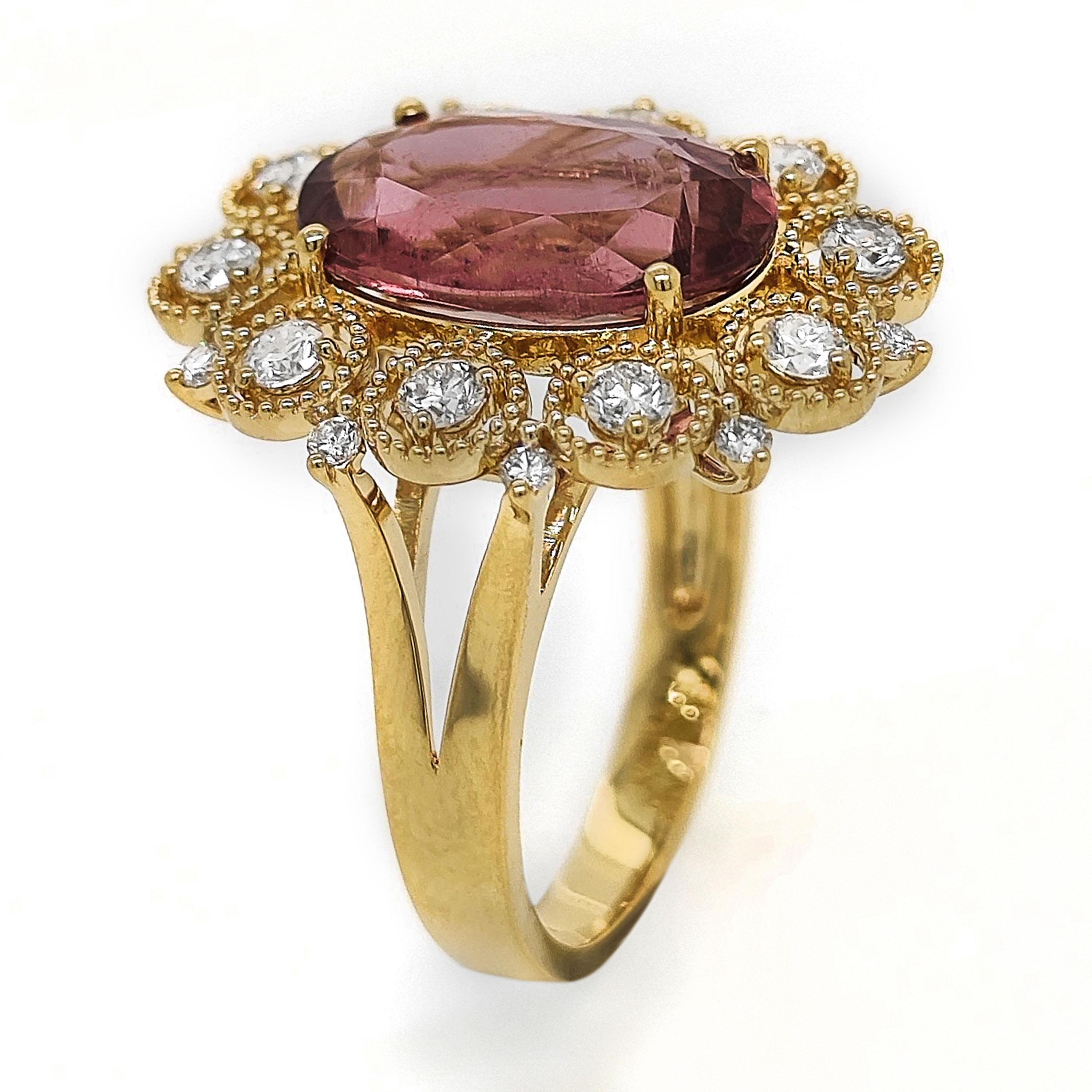 Taille mixte Bague en or jaune certifiée GIA de 5,16 carats de tourmaline rose et de diamant blanc en vente