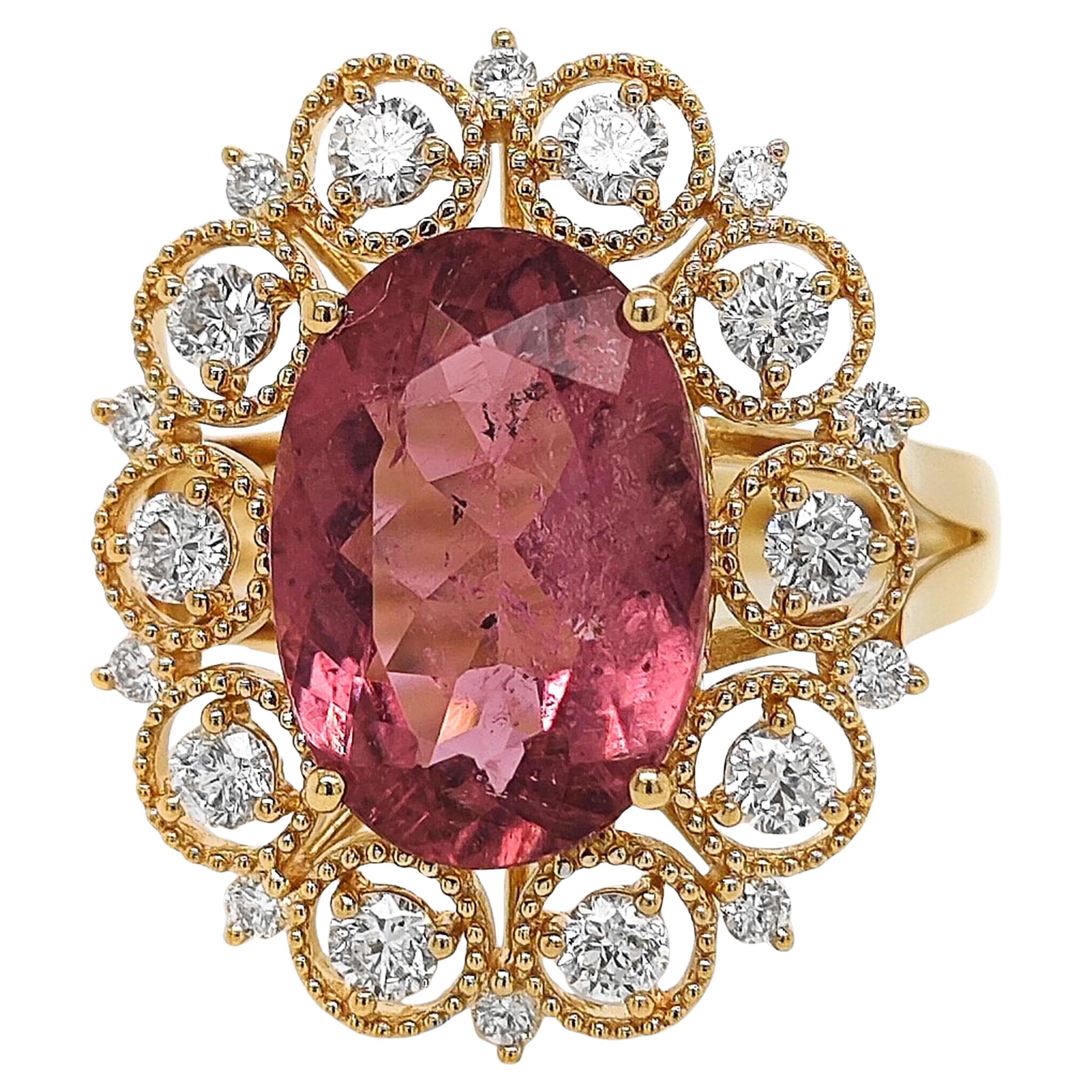Bague en or jaune certifiée GIA de 5,16 carats de tourmaline rose et de diamant blanc en vente