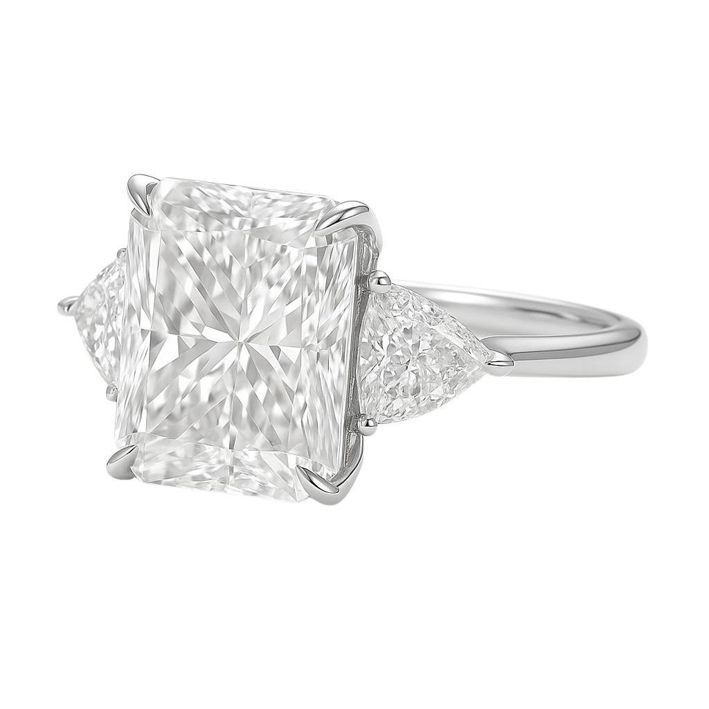 Taglio radiant Anello in platino con diamante radiante da 5.16 carati certificato GIA in vendita