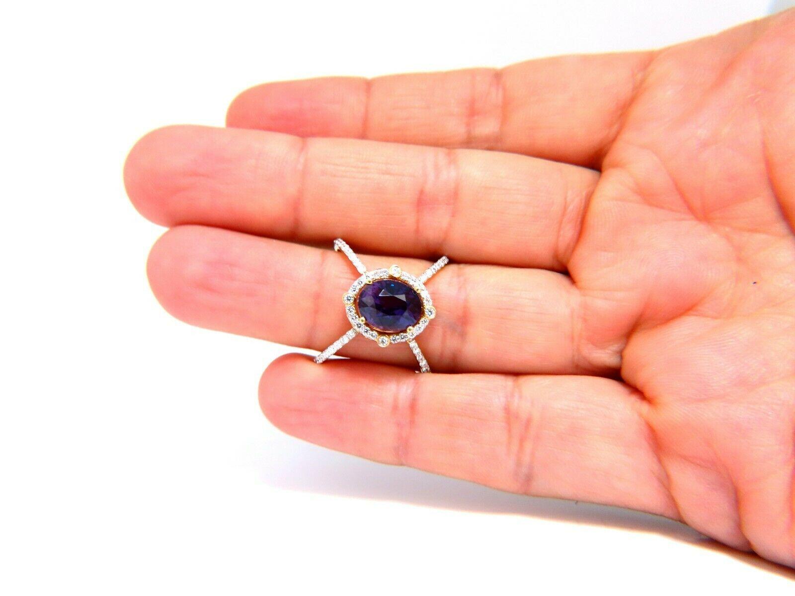 Bague en diamants et saphir naturel violet vif de 5,16 carats certifié par le GIA Unisexe en vente