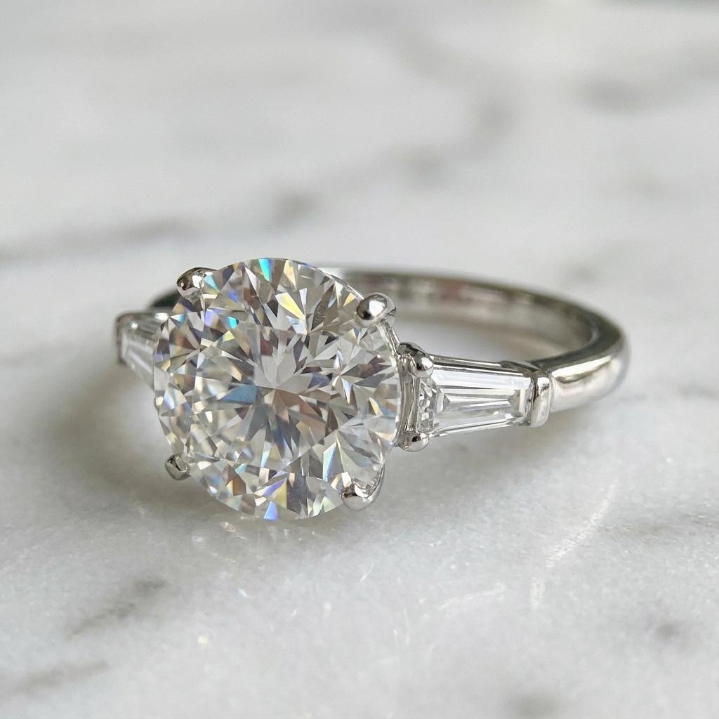 GIA-zertifiziert 5,17 Karat D Farbe Internally Flawless Round Diamond Ring im Zustand „Neu“ im Angebot in Chicago, IL