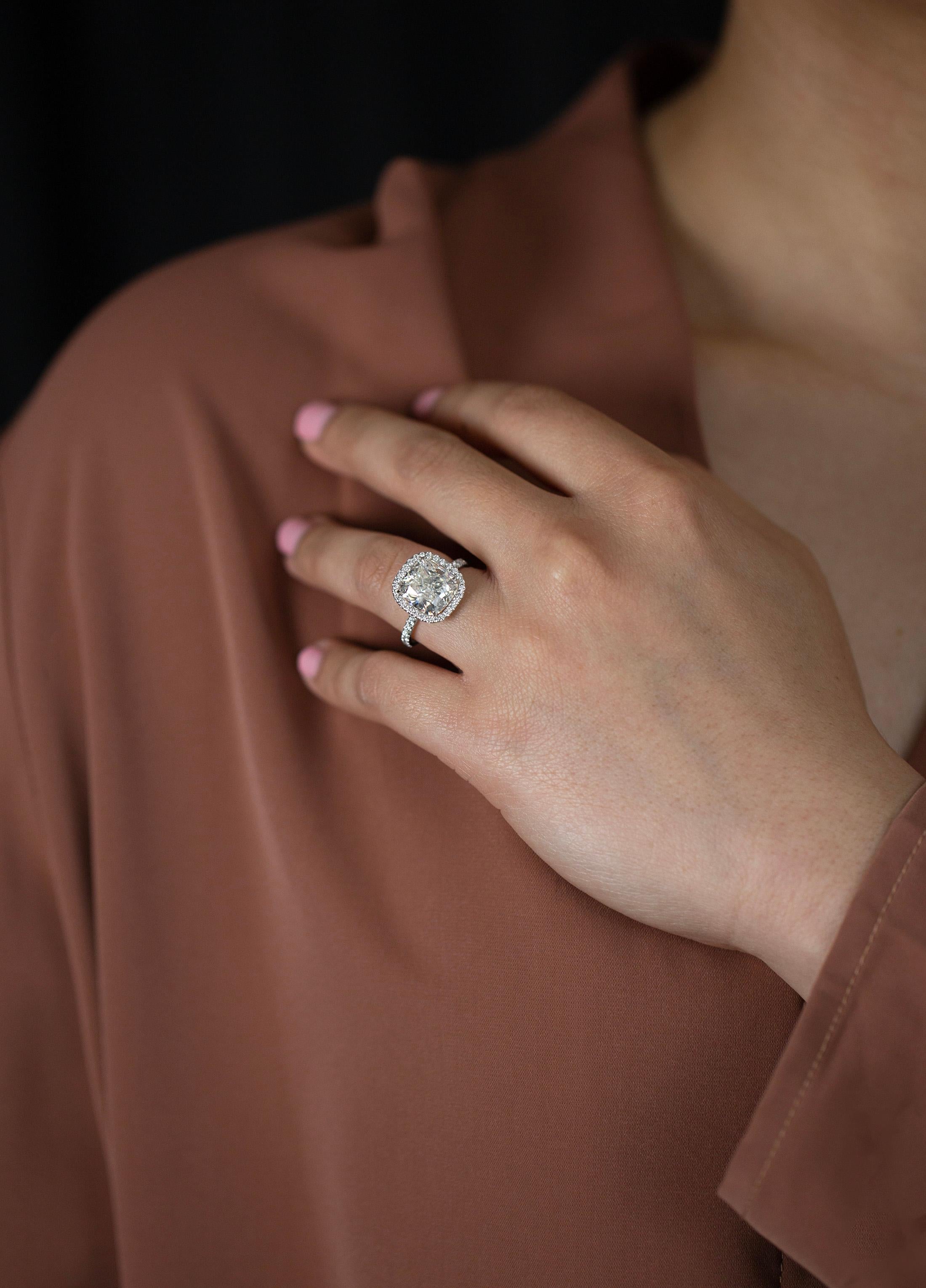 GIA Certified 5.19 Carats Cushion Cut Diamond Halo Engagement Ring in Platinum In New Condition For Sale In New York, NY
