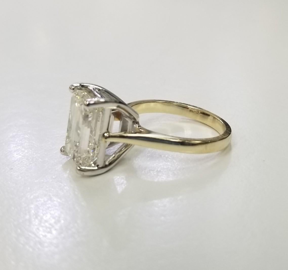 GIA Certified 5.02cts. Emerald Cut Classic Diamond set in 14k gold 
*Motivated to Sell – Please make a Fair Offer*
Specifications:
    main stone: Diamond  5.02cts. Emerald Cut
    certification: GIA Certified
    color: K
    clarity: SI1 
   