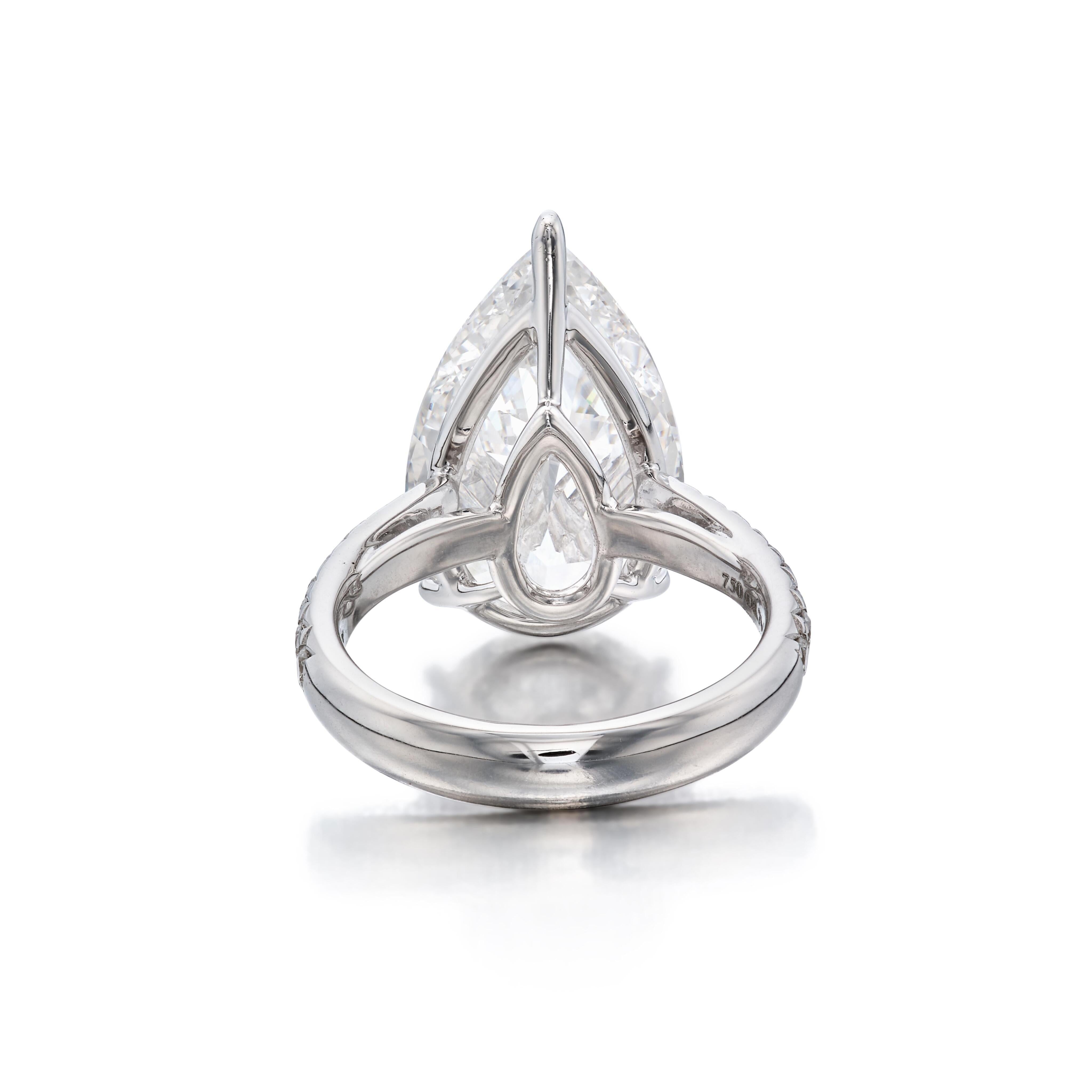 5.21 ct Total Weight 18K White Gold Pear Brilliant Cut Diamond Halo Engagement Ring.
Clarity VS2
Color D

