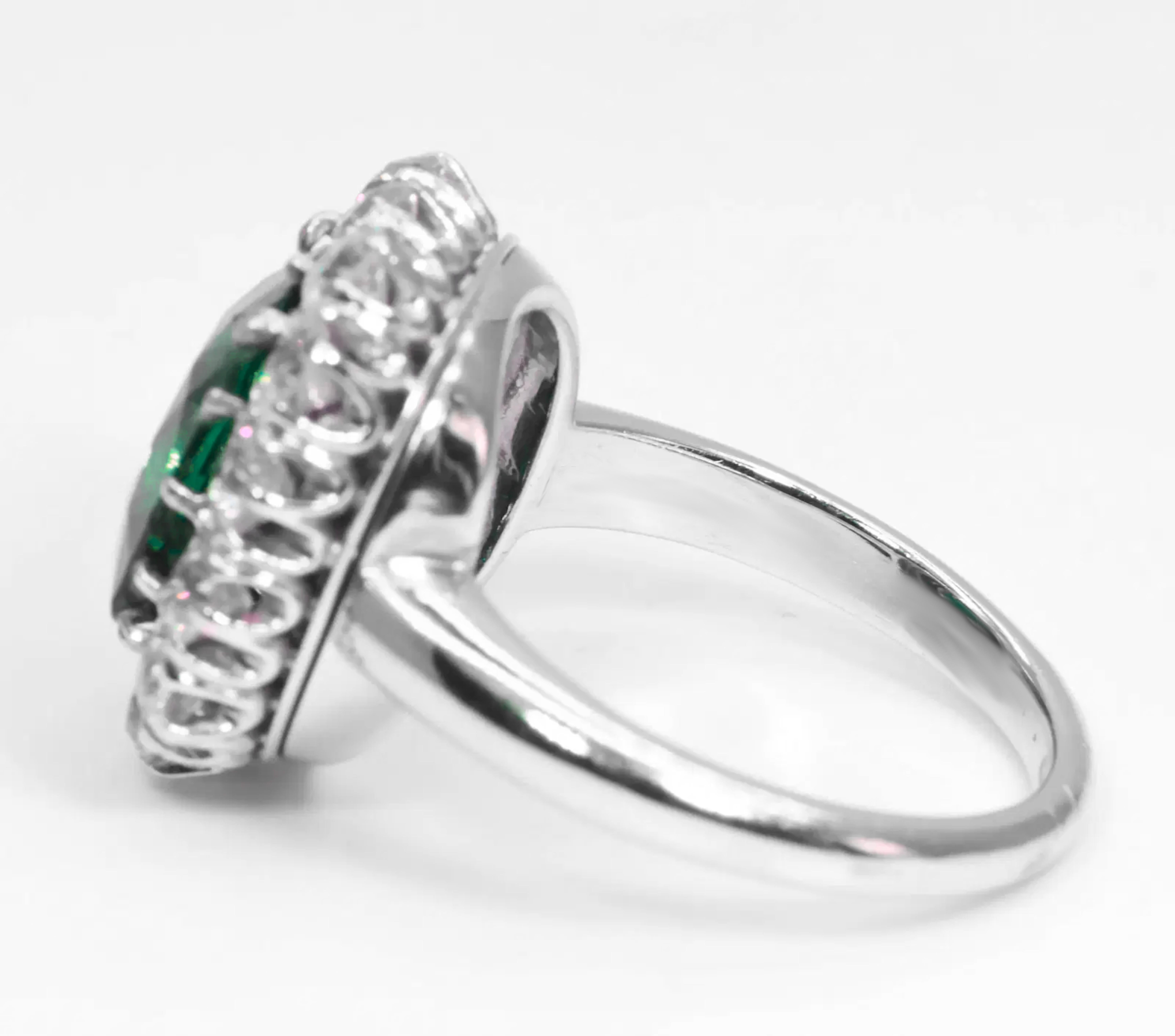 Contemporary GIA Certified 5.26 Carat Intense Vivid Green Diamond Platinum Ring For Sale