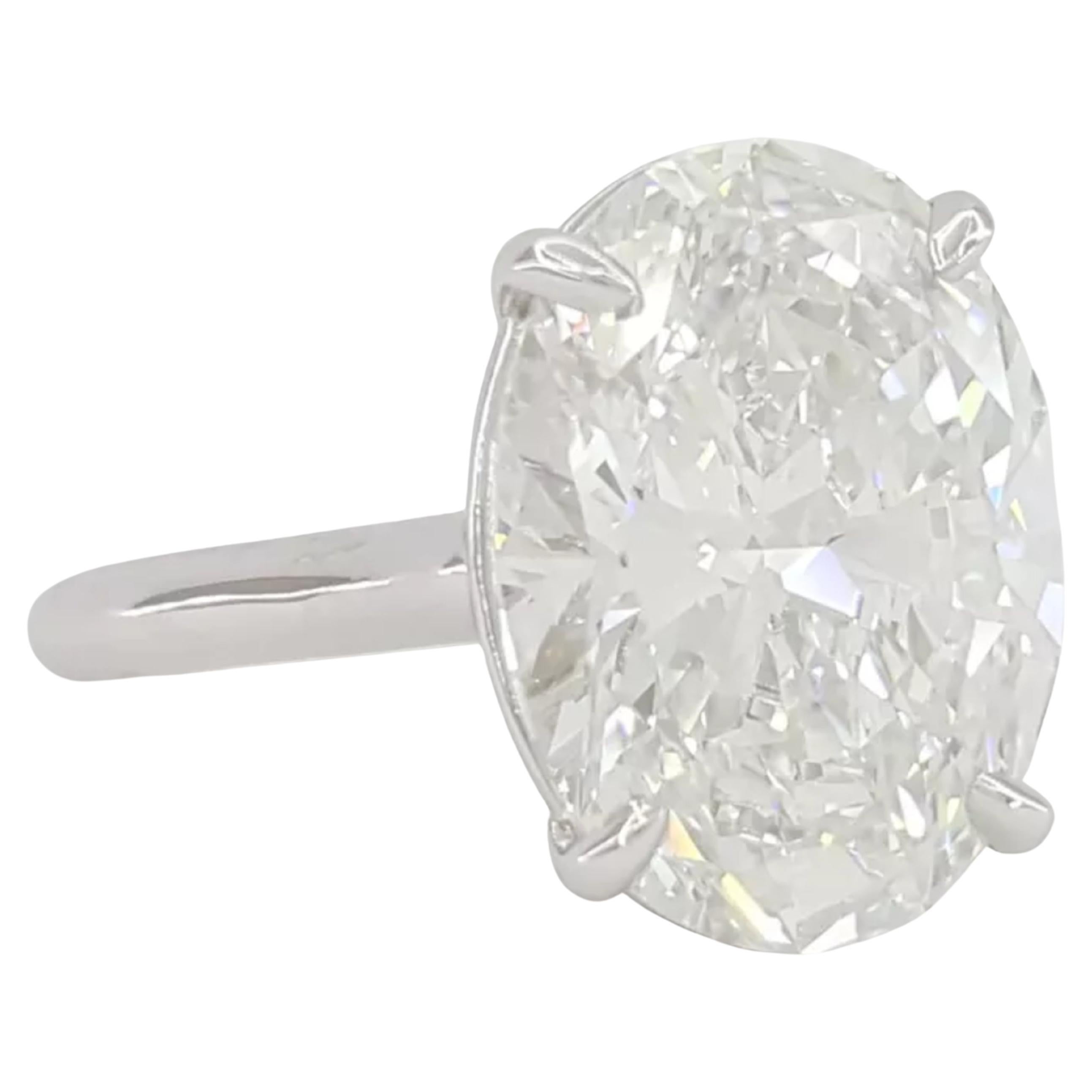 GIA Certified 5.26 Carat Oval Cut Diamond Engagement Platinum Ring In New Condition For Sale In Chicago, IL