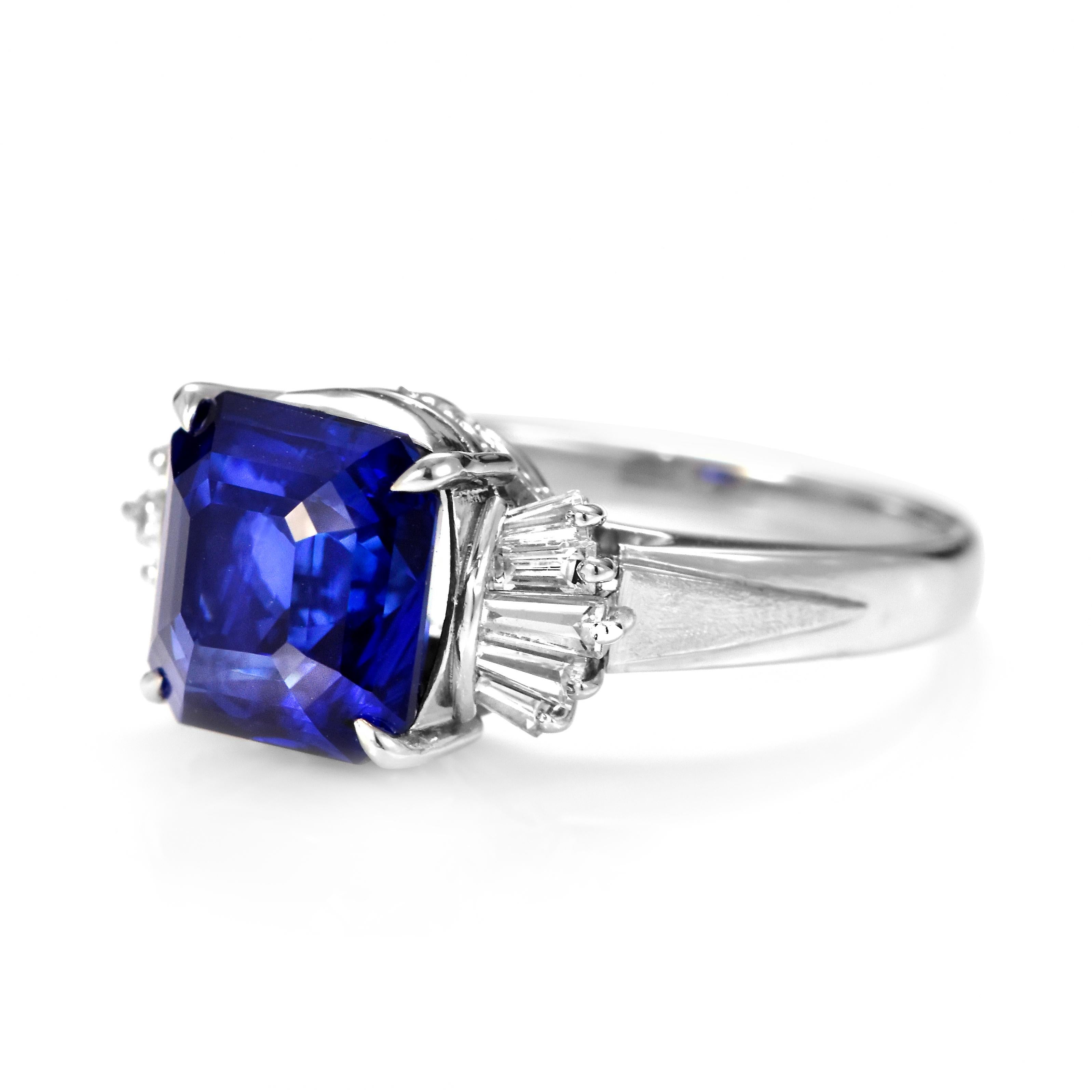 Moderno Anello con zaffiro e diamante da 5,27 carati certificato GIA e realizzato in platino in vendita
