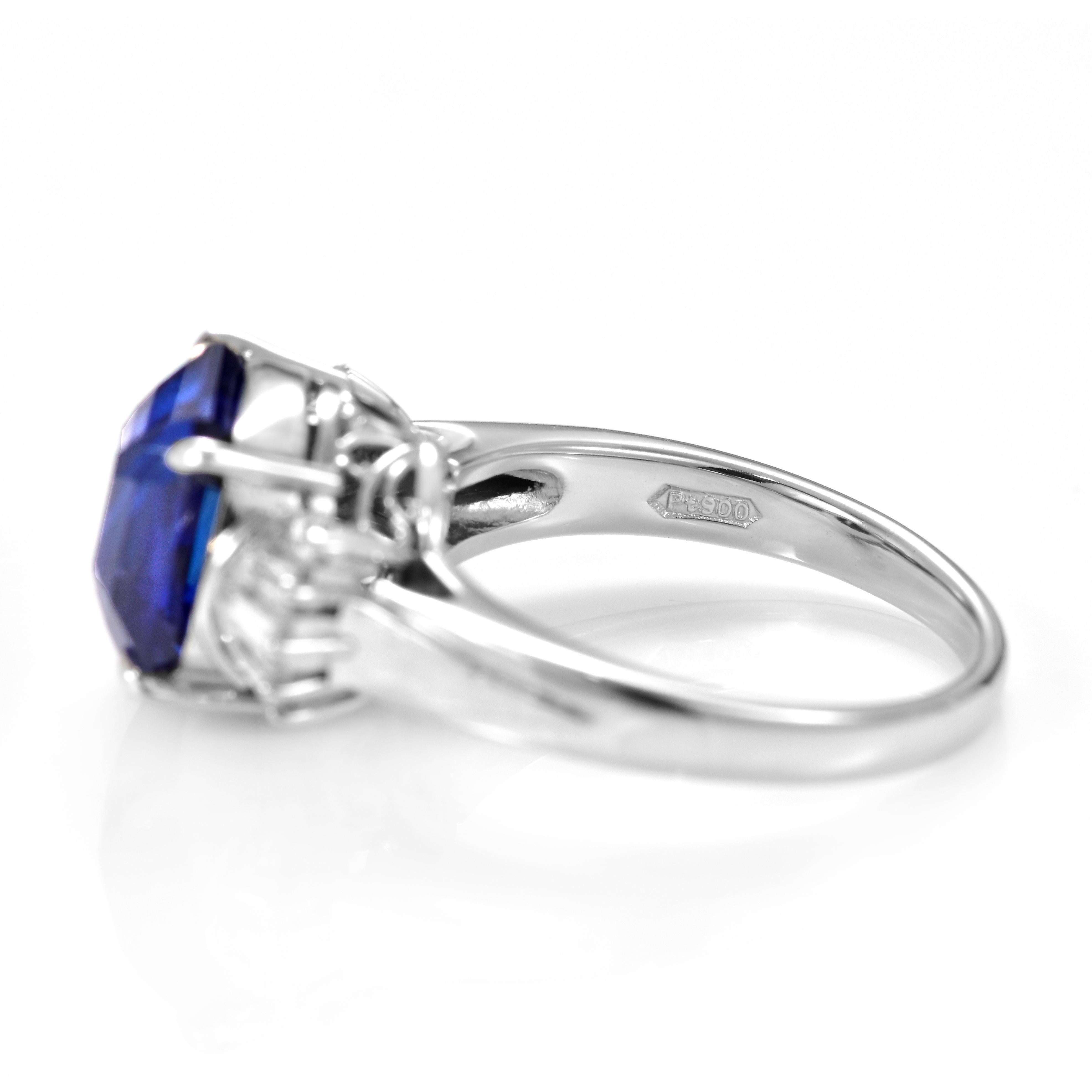 Anello con zaffiro e diamante da 5,27 carati certificato GIA e realizzato in platino in vendita 2