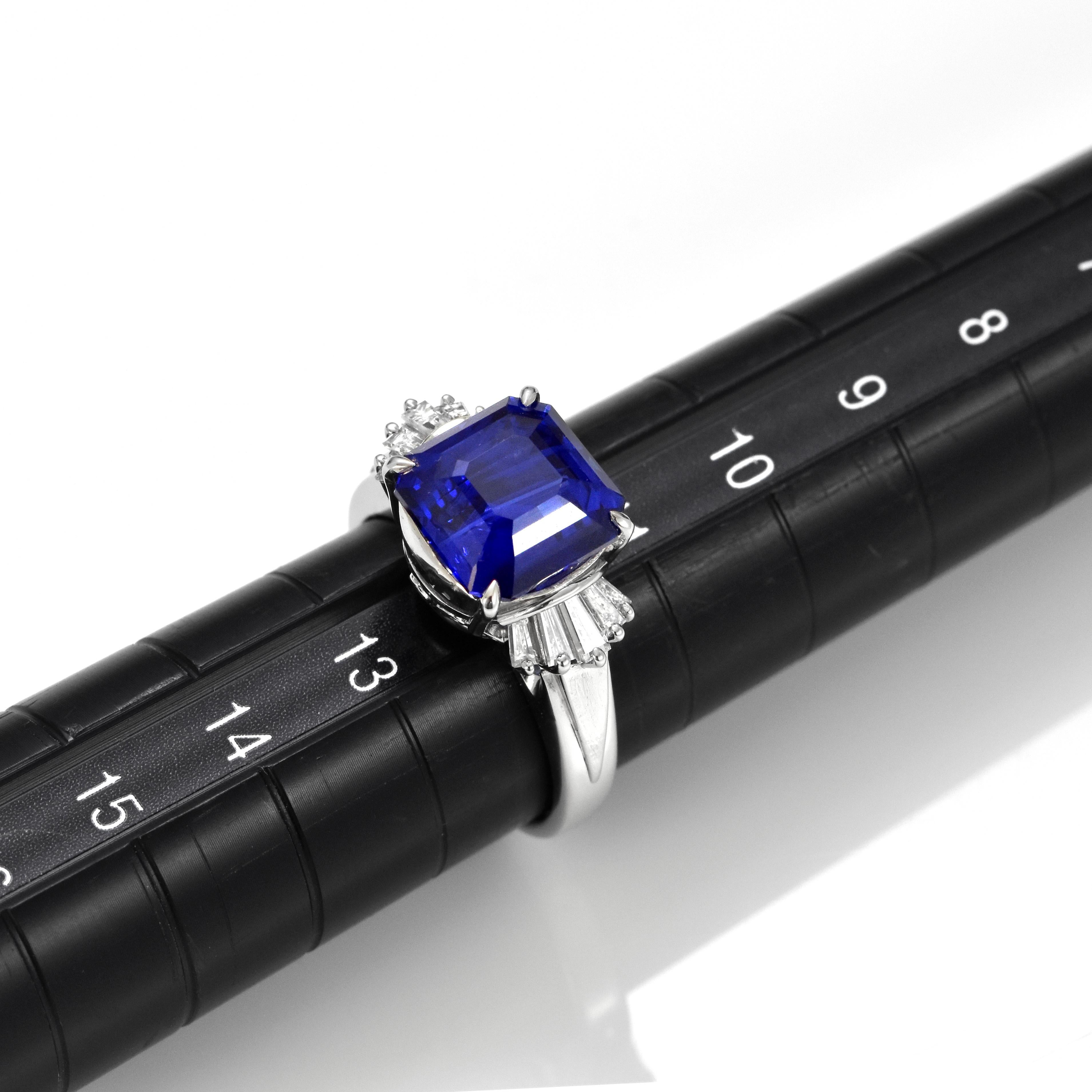 Anello con zaffiro e diamante da 5,27 carati certificato GIA e realizzato in platino in vendita 3