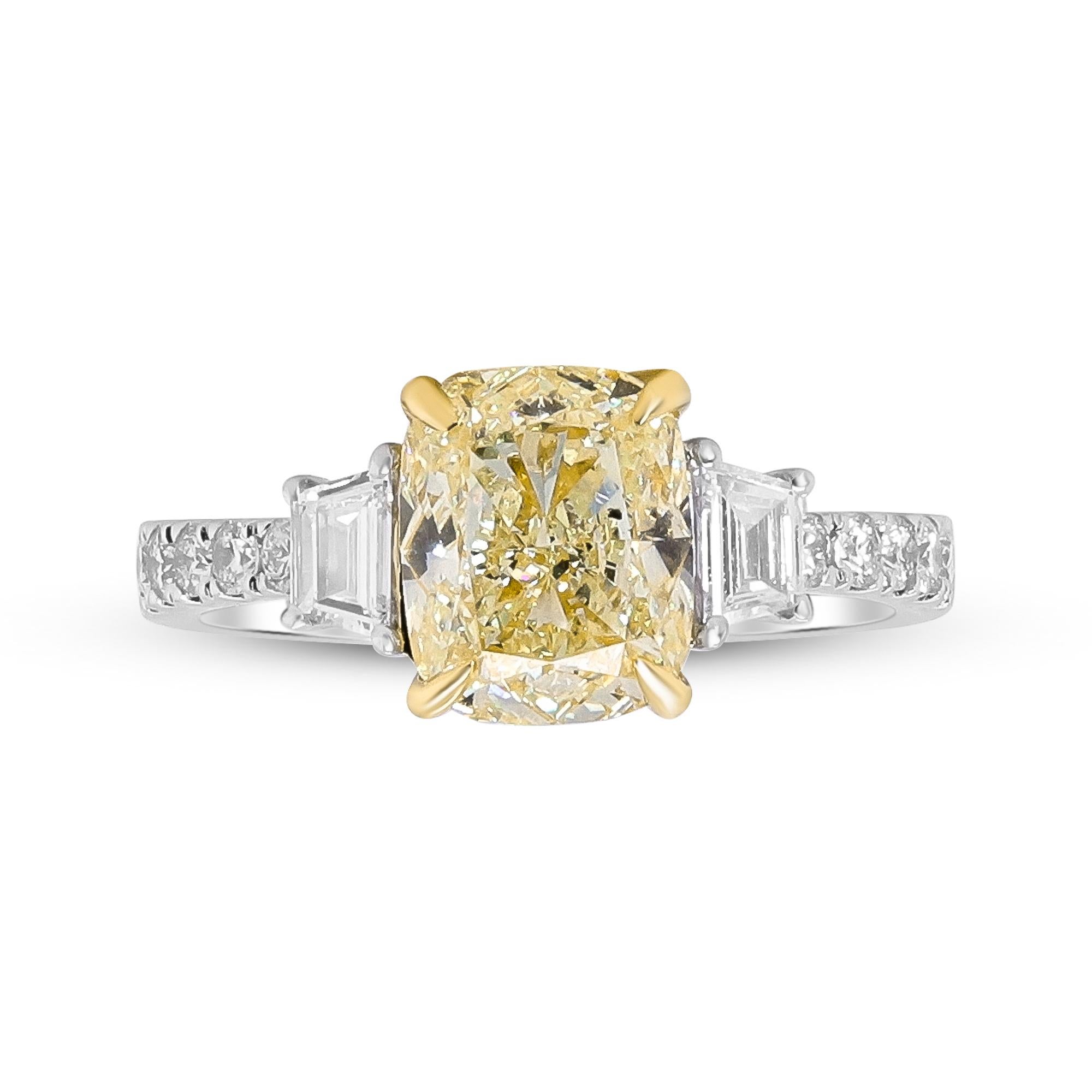 Art Deco GIA Certified 5.28ct Cushion-Cut Yellow Diamond 18kTT Gold Ring