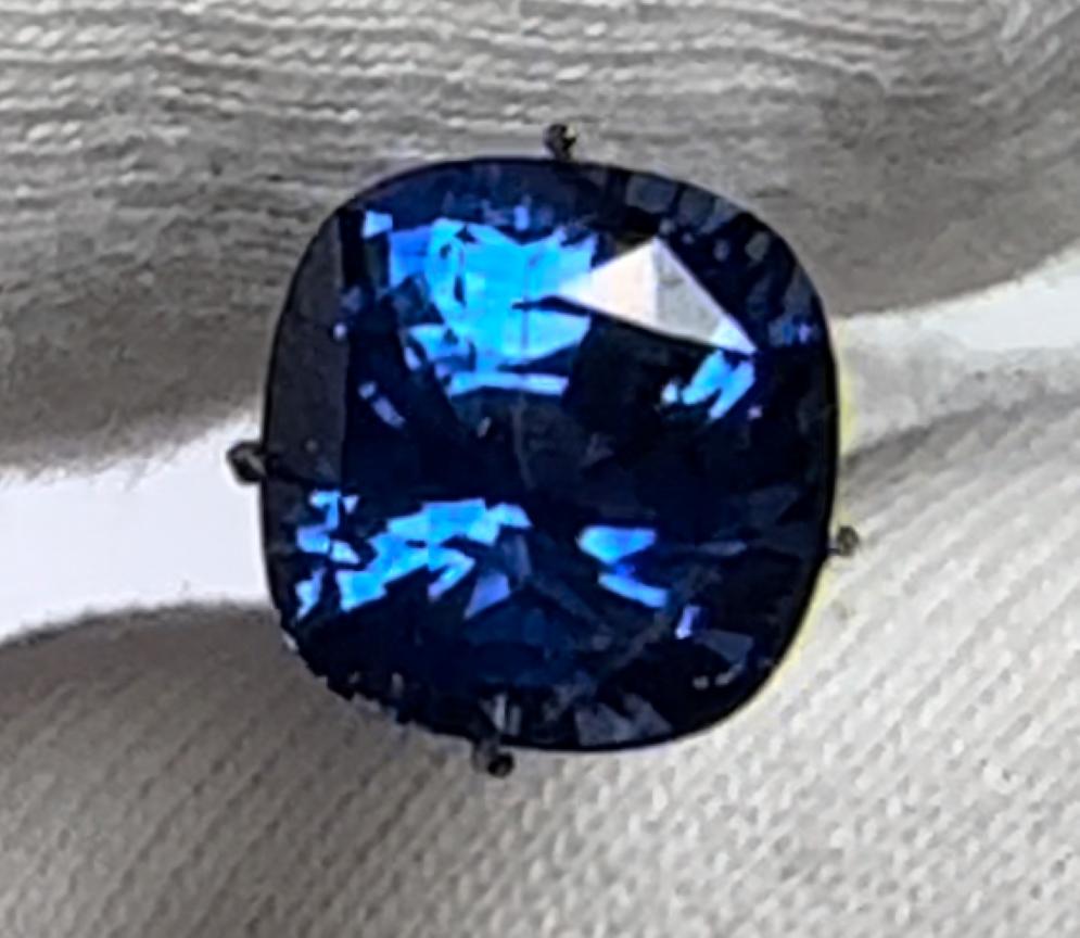 Cushion Cut GIA Certified 5.30 ct Cornflower Blue Ceylon Sapphire - Origin report For Sale