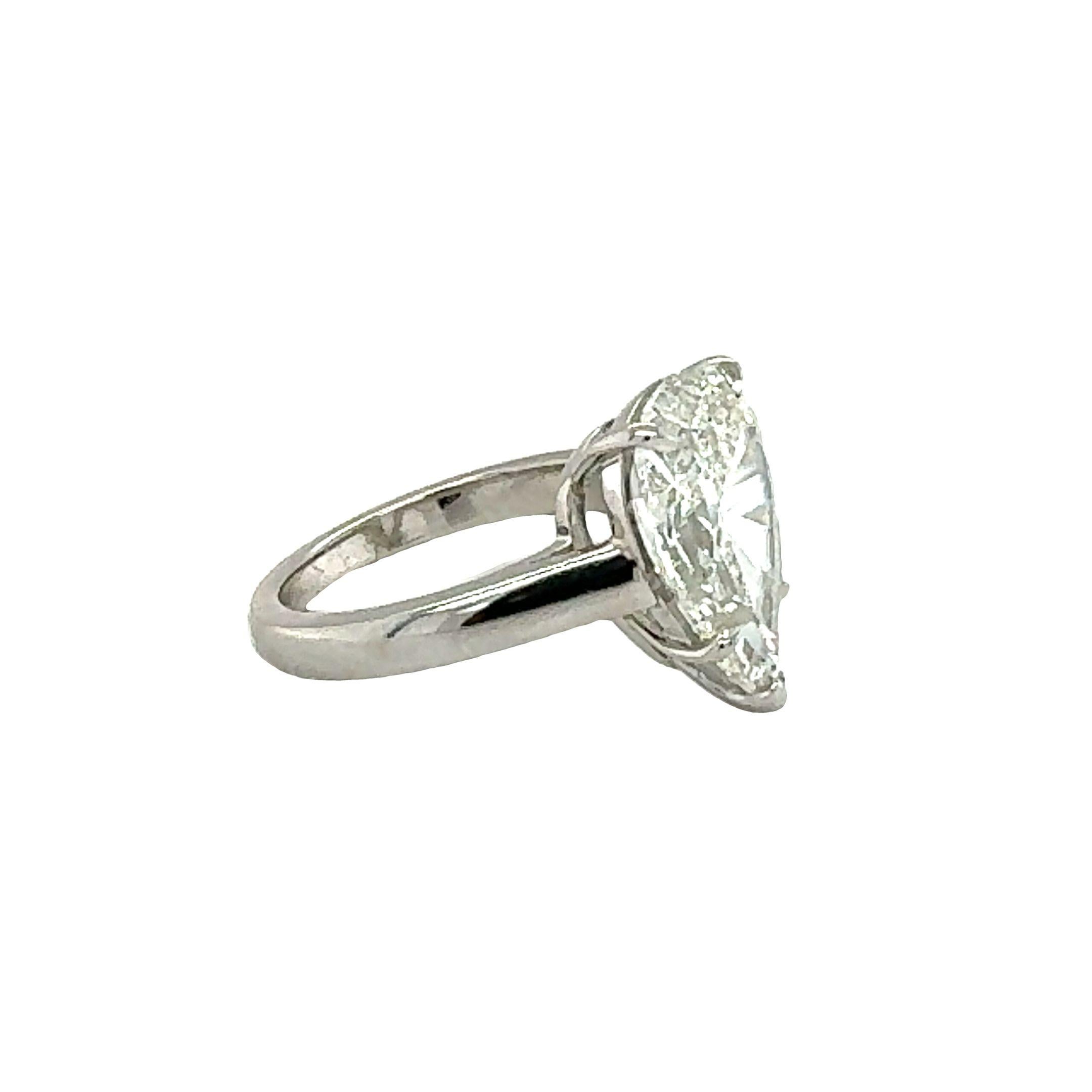 Contemporary GIA Certified 5.31 Carat Diamond Platinum Engagement Ring For Sale