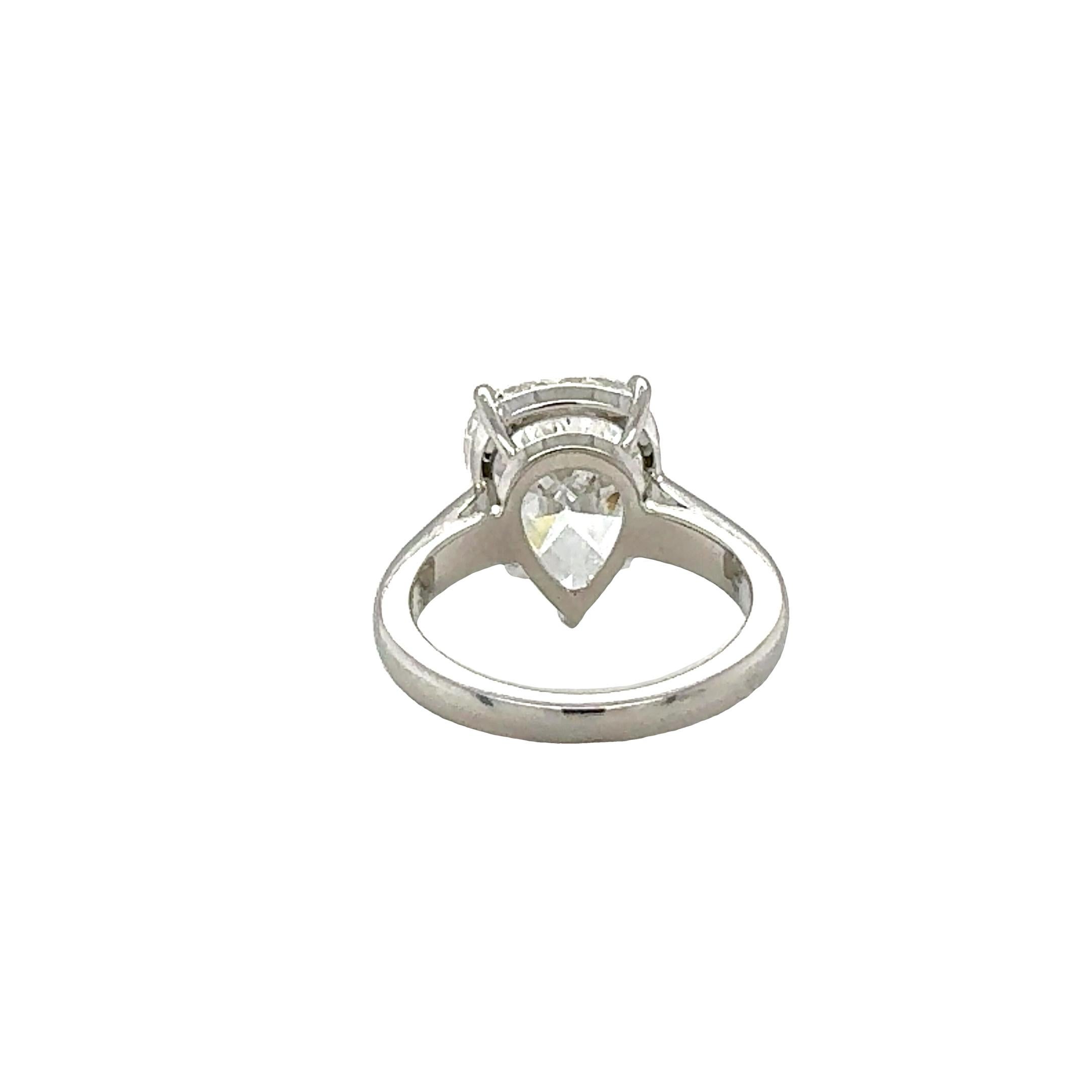 GIA Certified 5.31 Carat Diamond Platinum Engagement Ring In New Condition For Sale In Beverly Hills, CA