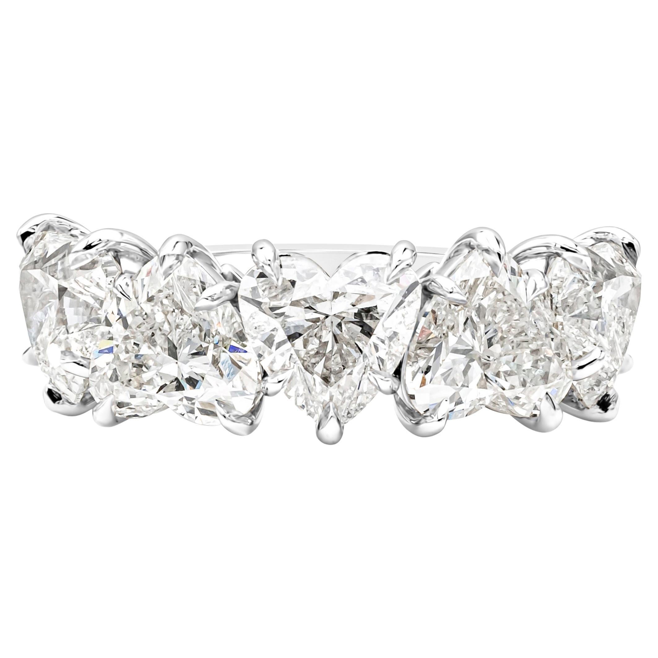 GIA-zertifizierter 5,31 Karat herzförmiger Diamant-Hochzeitsring mit fünf Steinen im Angebot