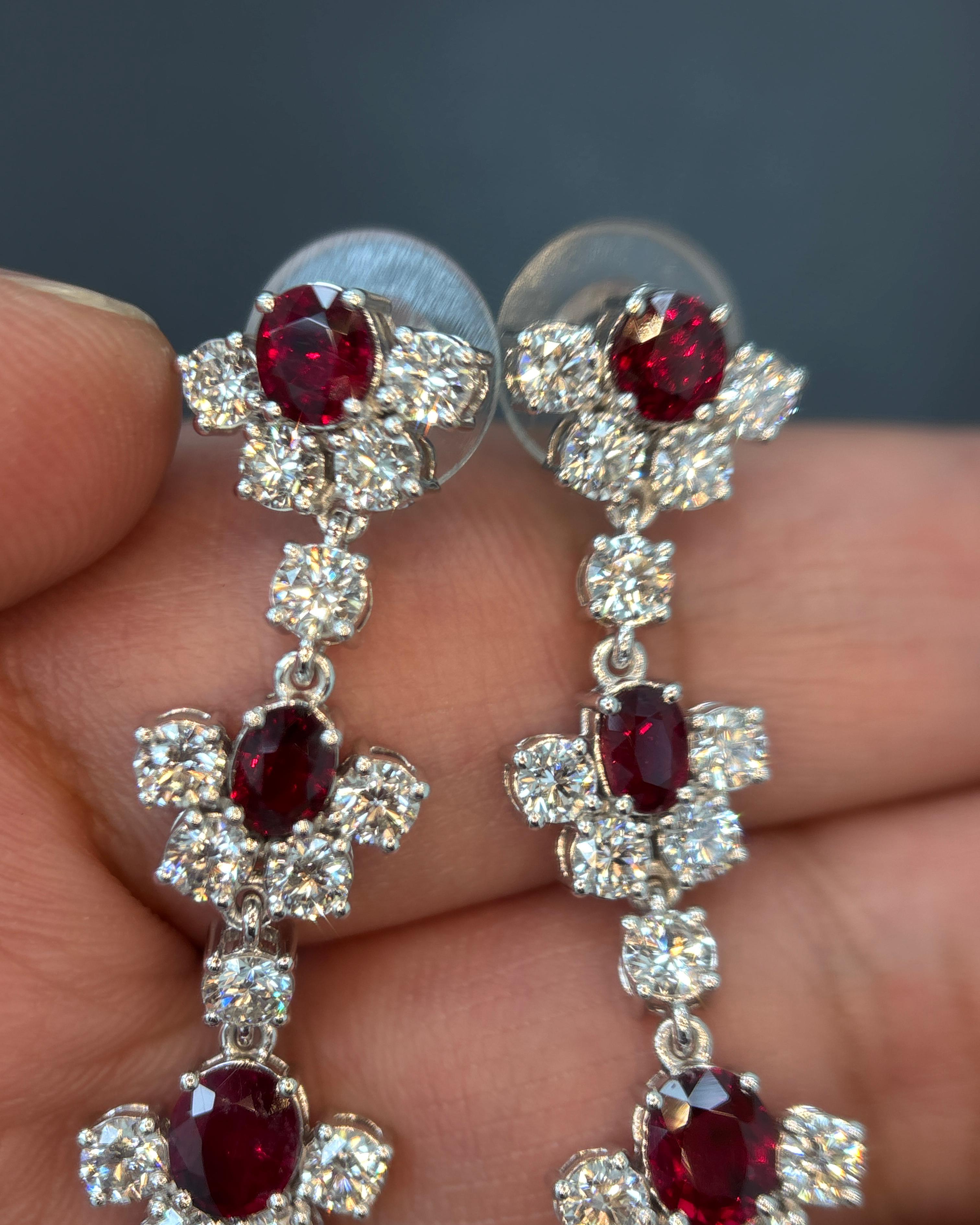 Pendientes de oro con diamante rubí rojo vivo de Birmania sin calor de 5,32 quilates certificado por GIA Corte cojín antiguo en venta