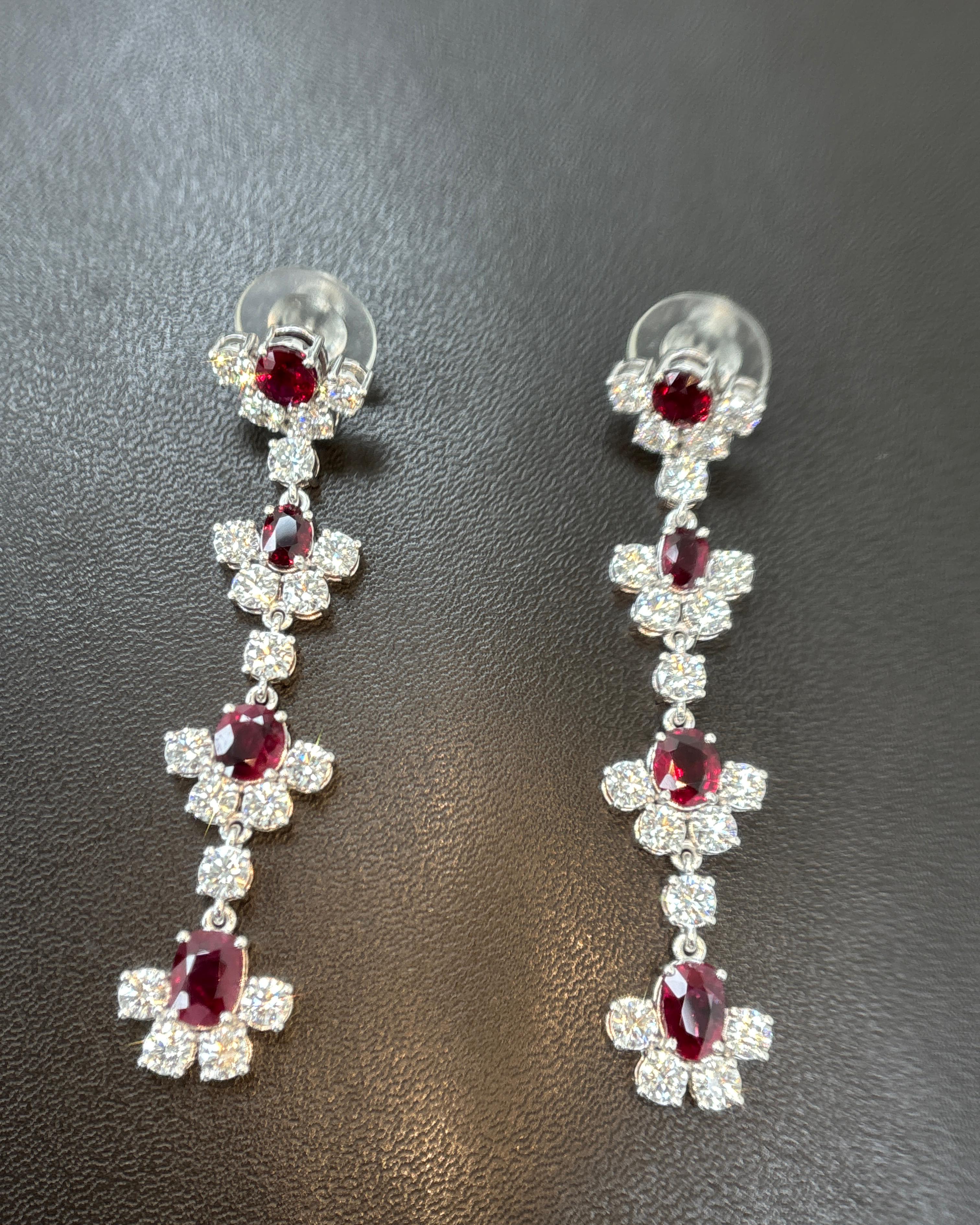 Pendientes de oro con diamante rubí rojo vivo de Birmania sin calor de 5,32 quilates certificado por GIA en Nuevo estado para la venta en Kowloon, HK