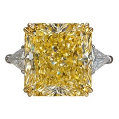 Bague en diamant jaune fantaisie de 5,32 carats certifiée par le GIA avec des diamants taillés en trillion