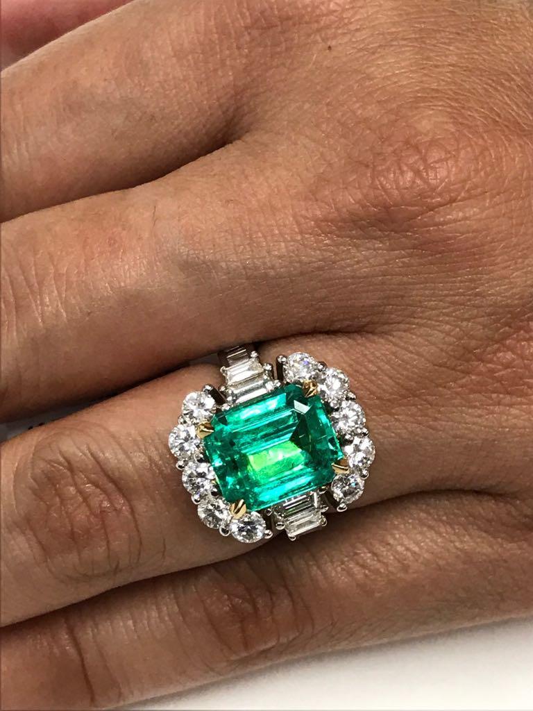 GIA Certified 5.33 Carat Columbian Emerald Diamond Two Color Gold Cocktail Ring 2