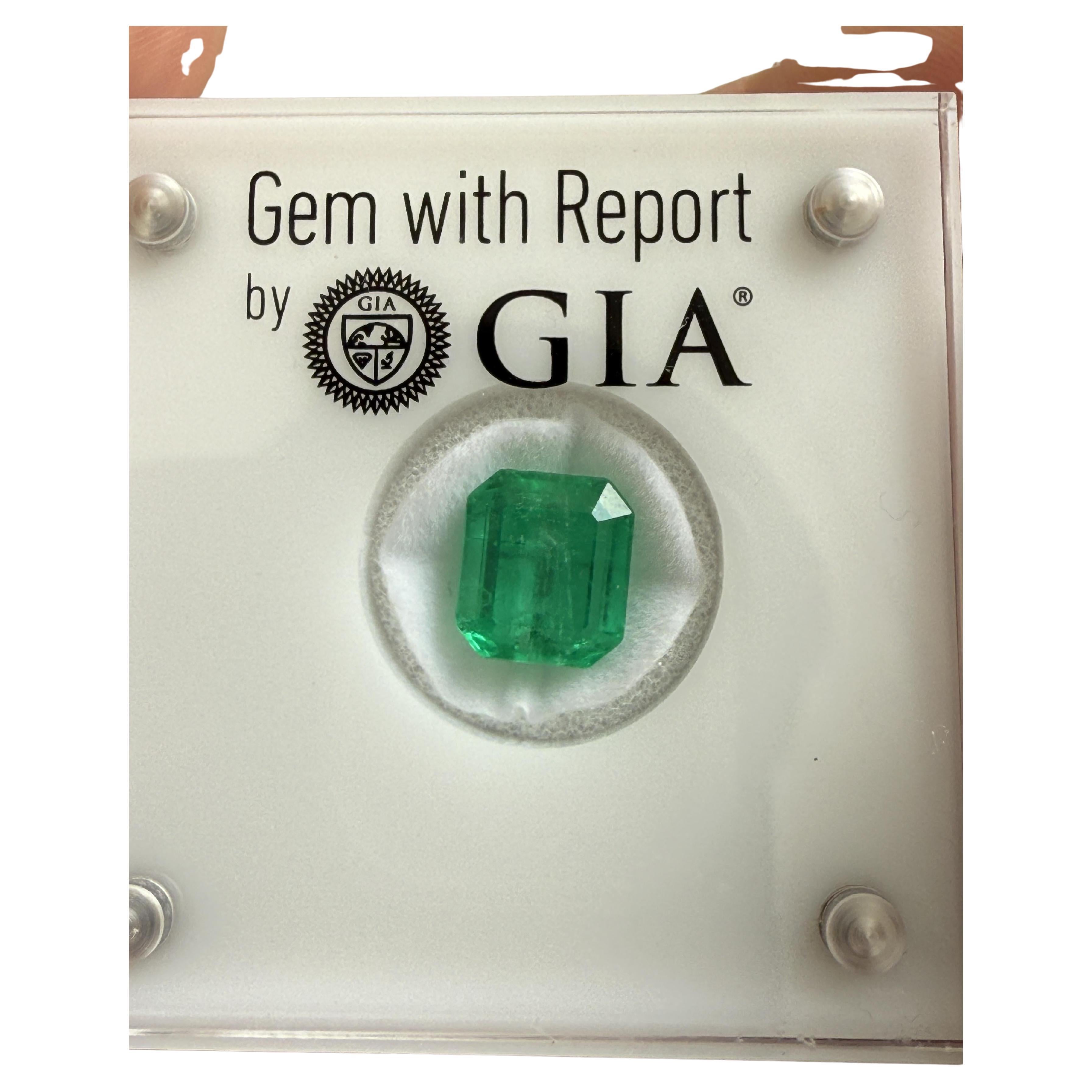 GIA Certified 5.33ct Colombian Emerald Loose Stone – F1 Minor Oil, Rare Clean Gem, Investment Grade

Description:
Offered here is a spectacular GIA-certified 5.33 carat Colombian emerald—a true collector’s gem with outstanding quality and rarity.