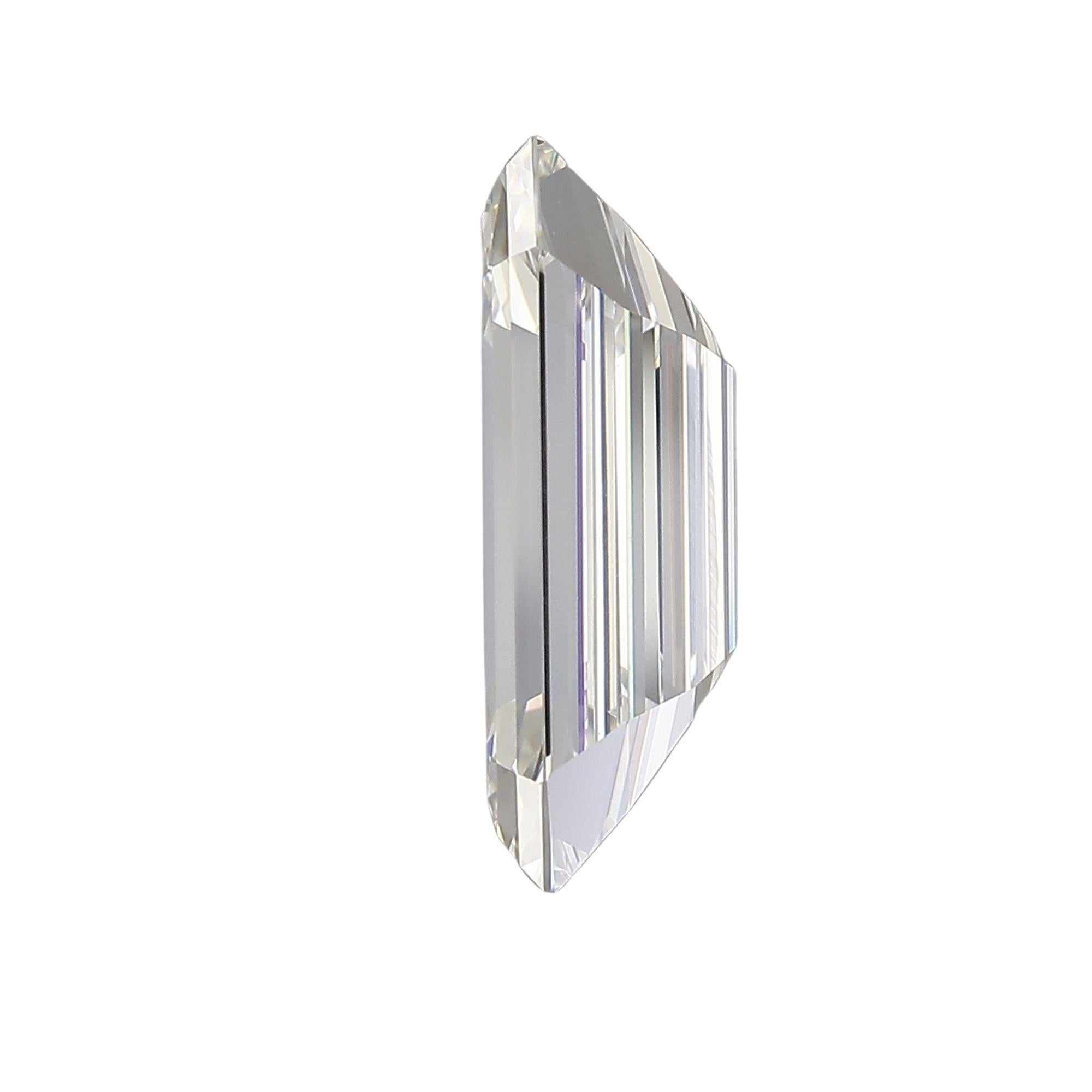 Taille émeraude GIA Certified 5.36 Carat Emerald Cut J Color VS1 Clarity Loose Diamond en vente