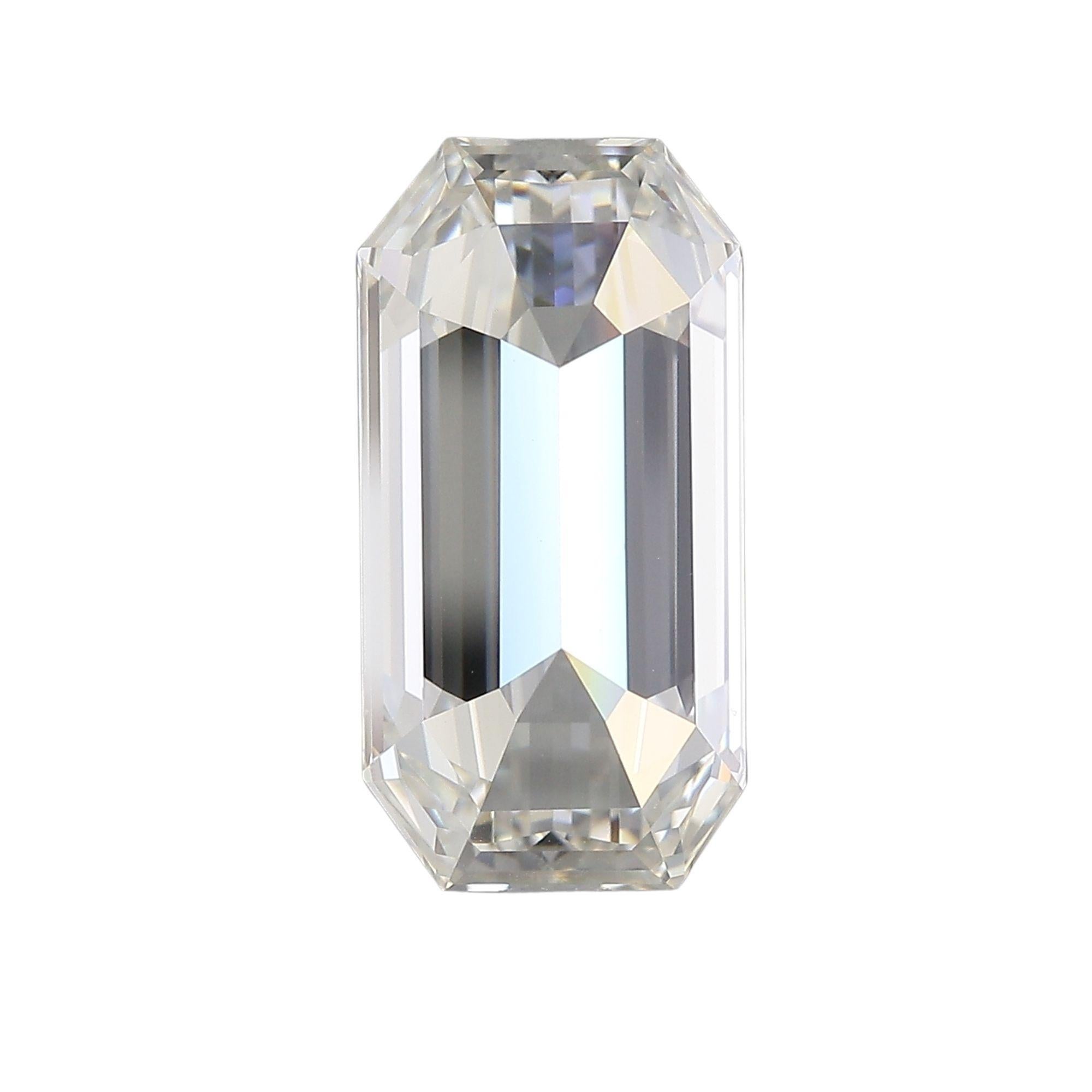 GIA Certified 5.36 Carat Emerald Cut J Color VS1 Clarity Loose Diamond Bon état - En vente à Miami, FL