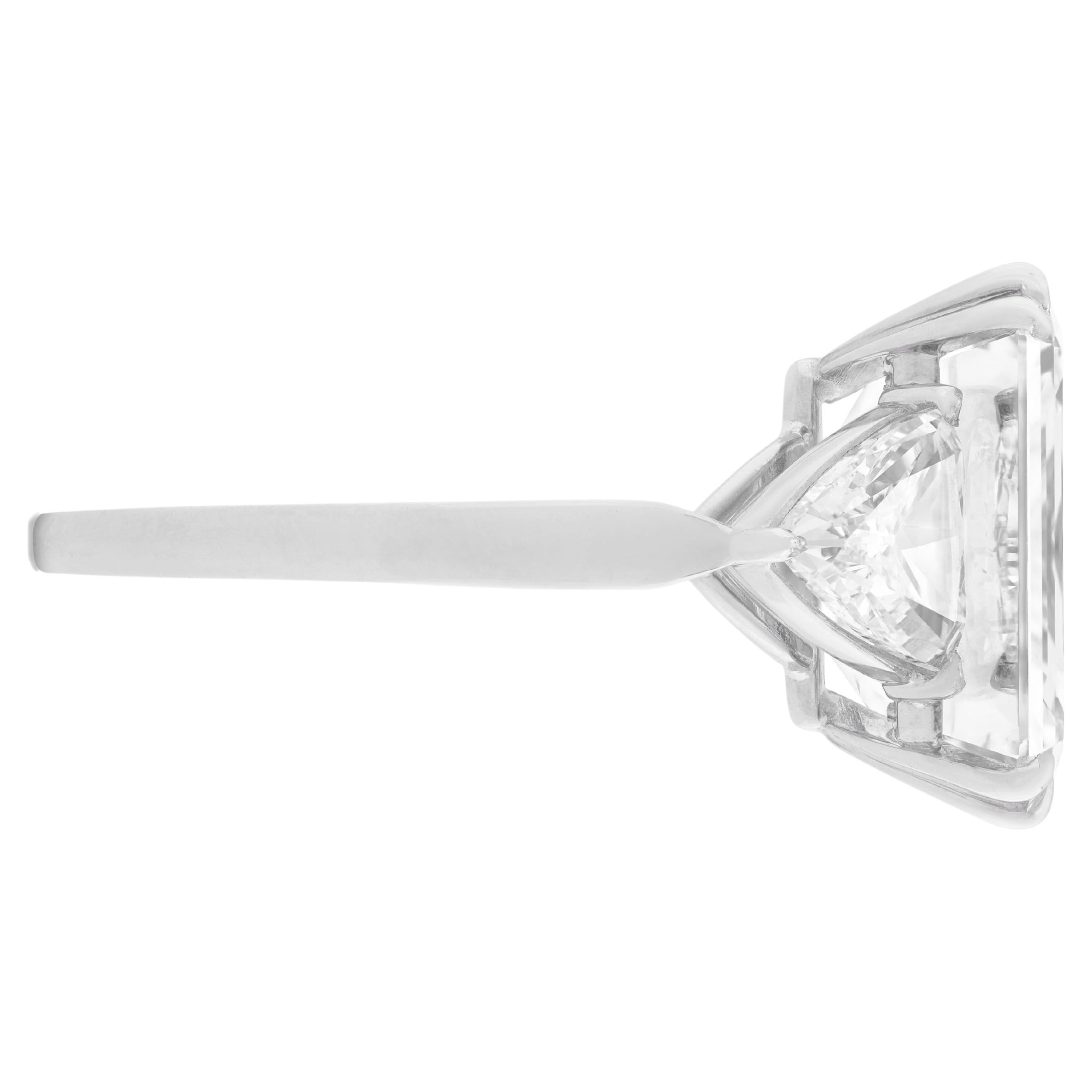 Contemporary GIA Certified 5.40 Carat Emerald Cut Diamond Platinum Solitaire Ring For Sale